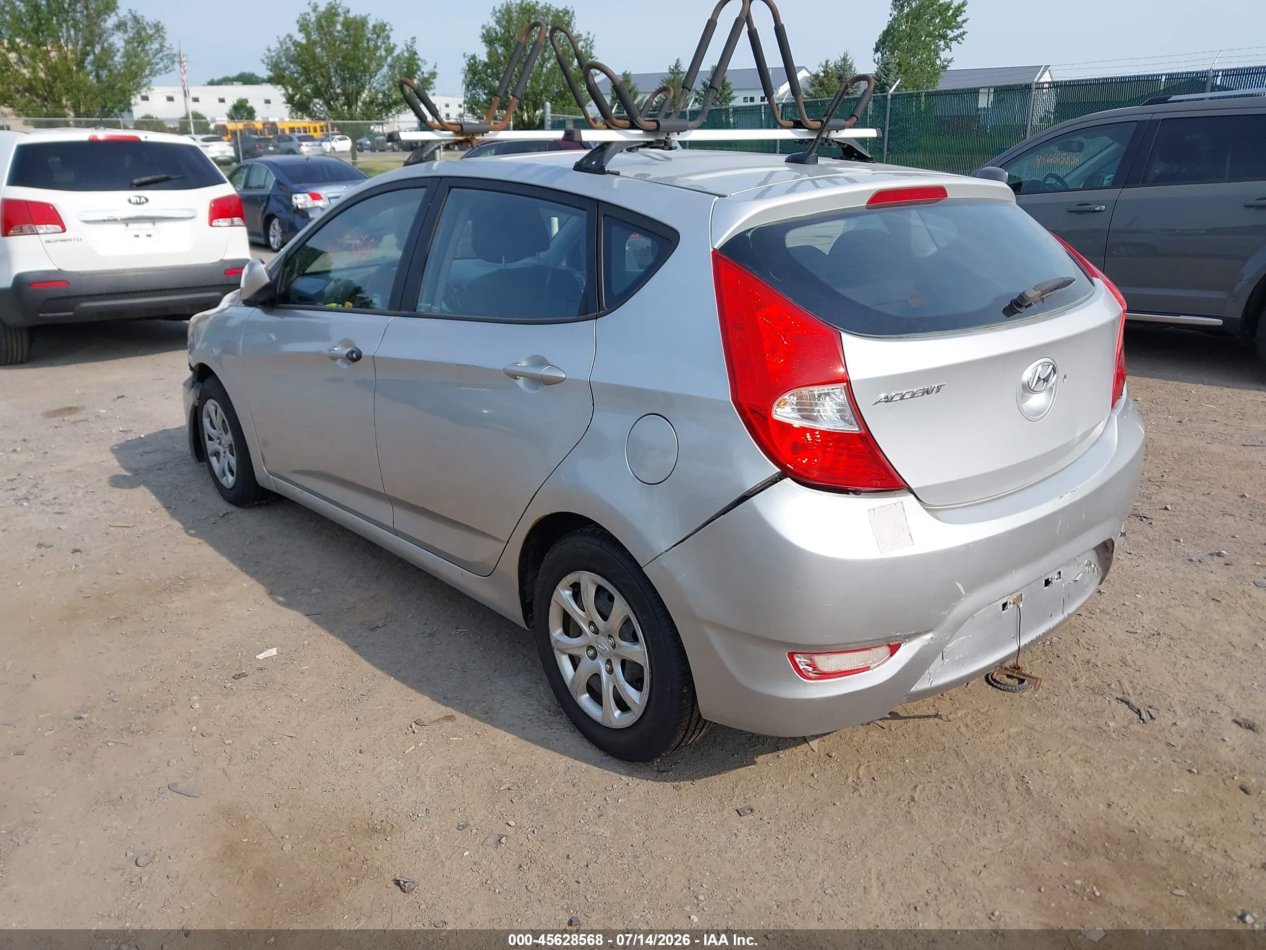 2012 Hyundai Accent Gs Silver vin: KMHCT5AE9CU043627