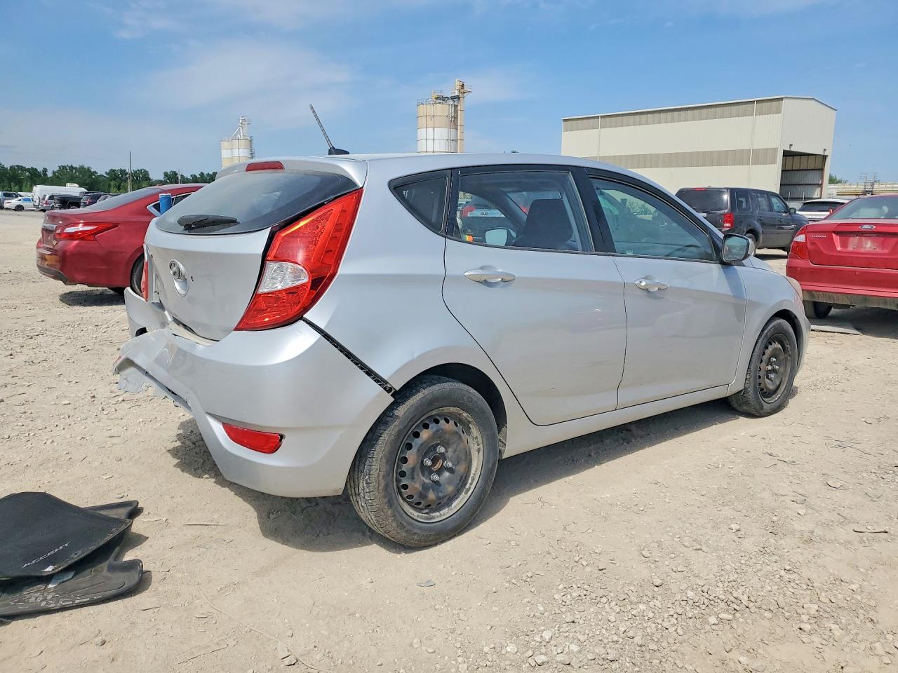 2012 Hyundai Accent Silver vin: KMHCT5AE9CU045488