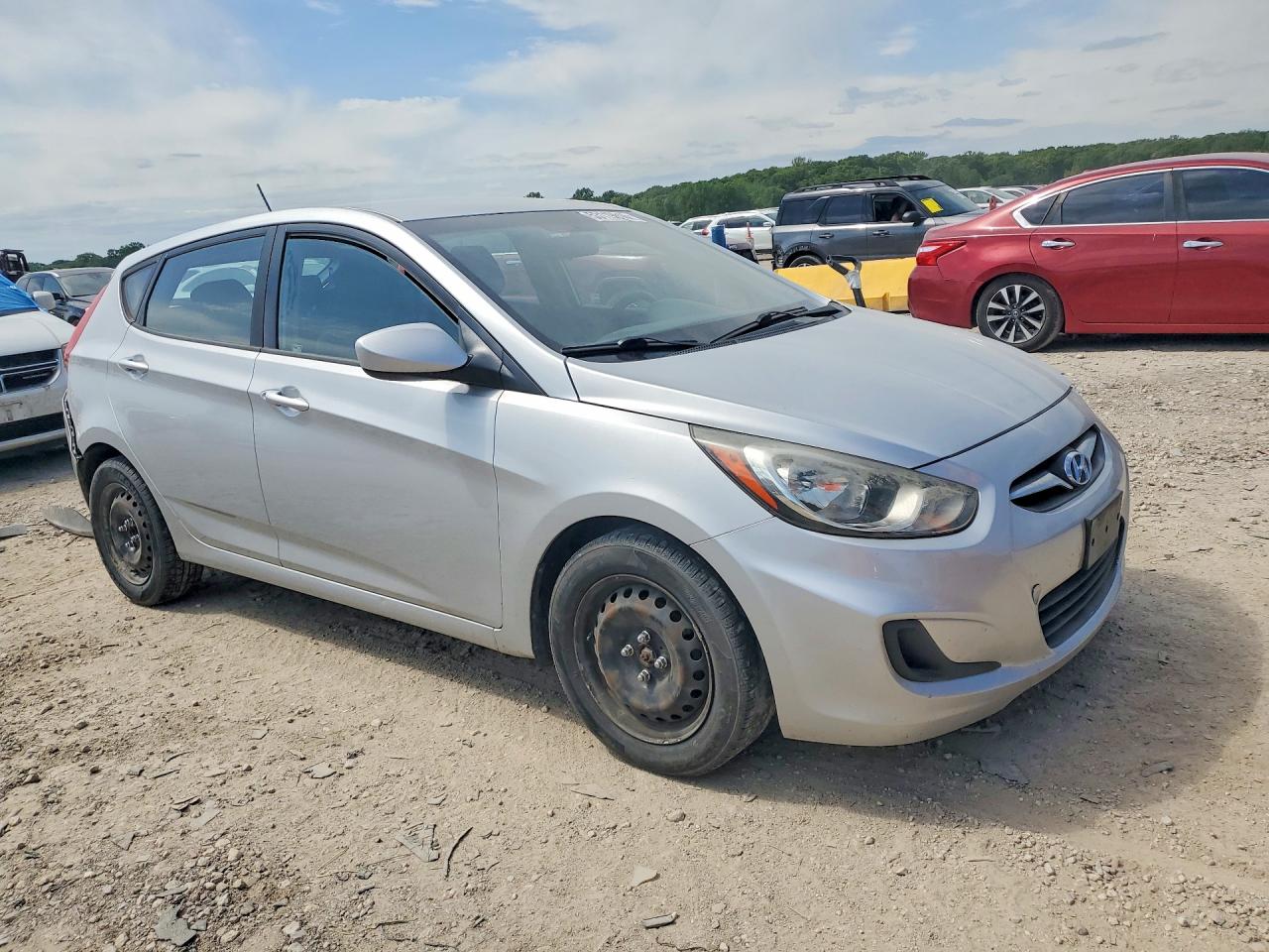 2012 Hyundai Accent Silver vin: KMHCT5AE9CU045488