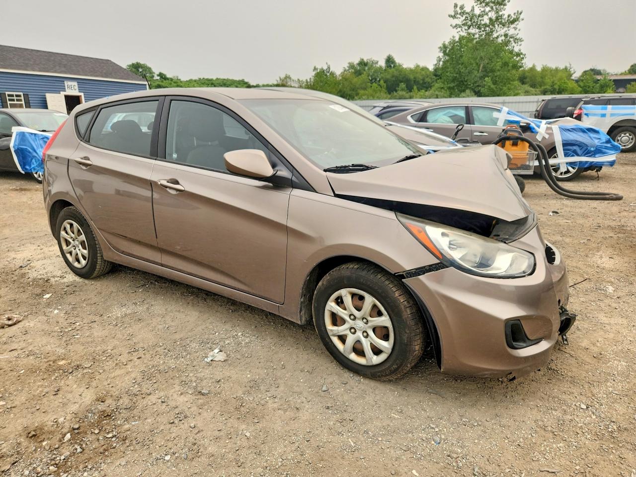 2012 Hyundai Accent Gs Tan vin: KMHCT5AE9CU047161