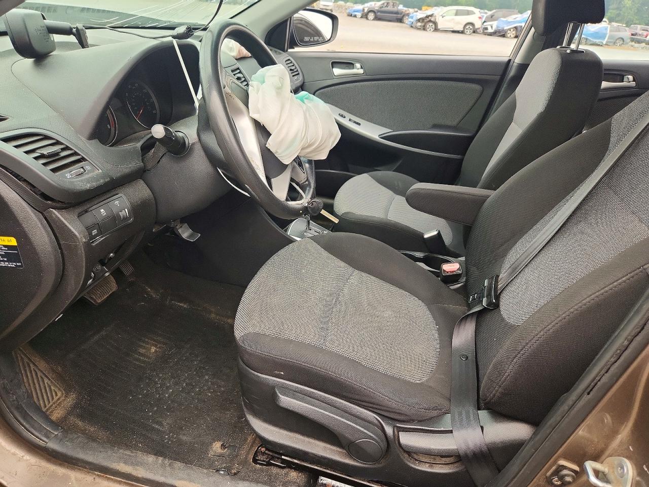 2012 Hyundai Accent Gs Tan vin: KMHCT5AE9CU047161