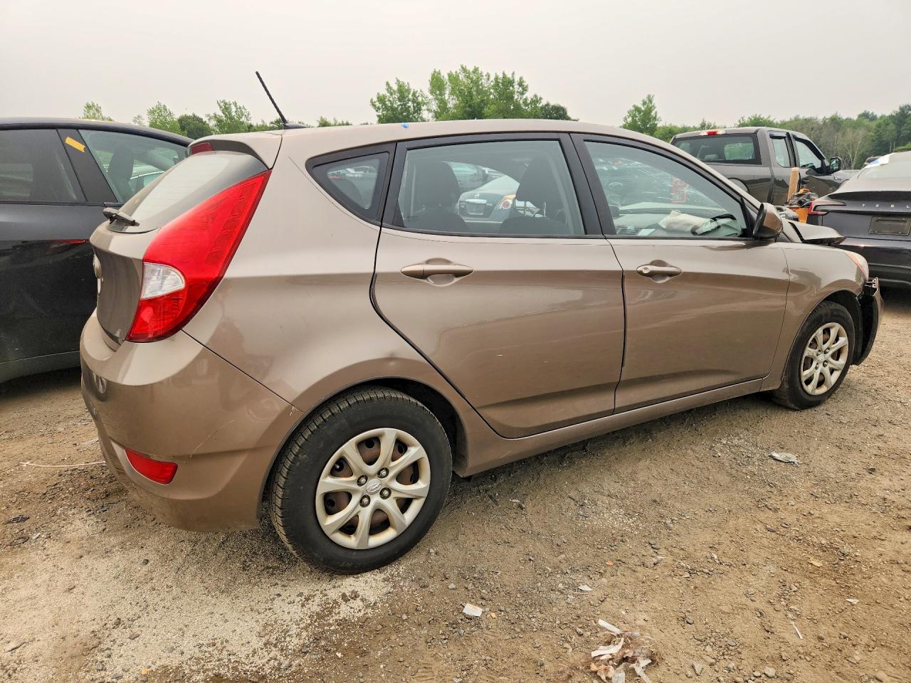 2012 Hyundai Accent Gs Tan vin: KMHCT5AE9CU047161