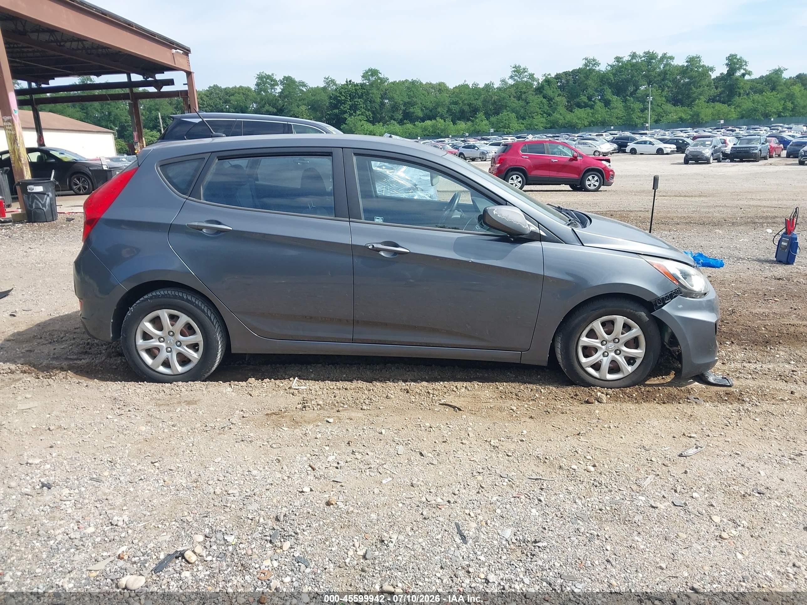 2013 Hyundai Accent Gs Gray vin: KMHCT5AE9DU090089