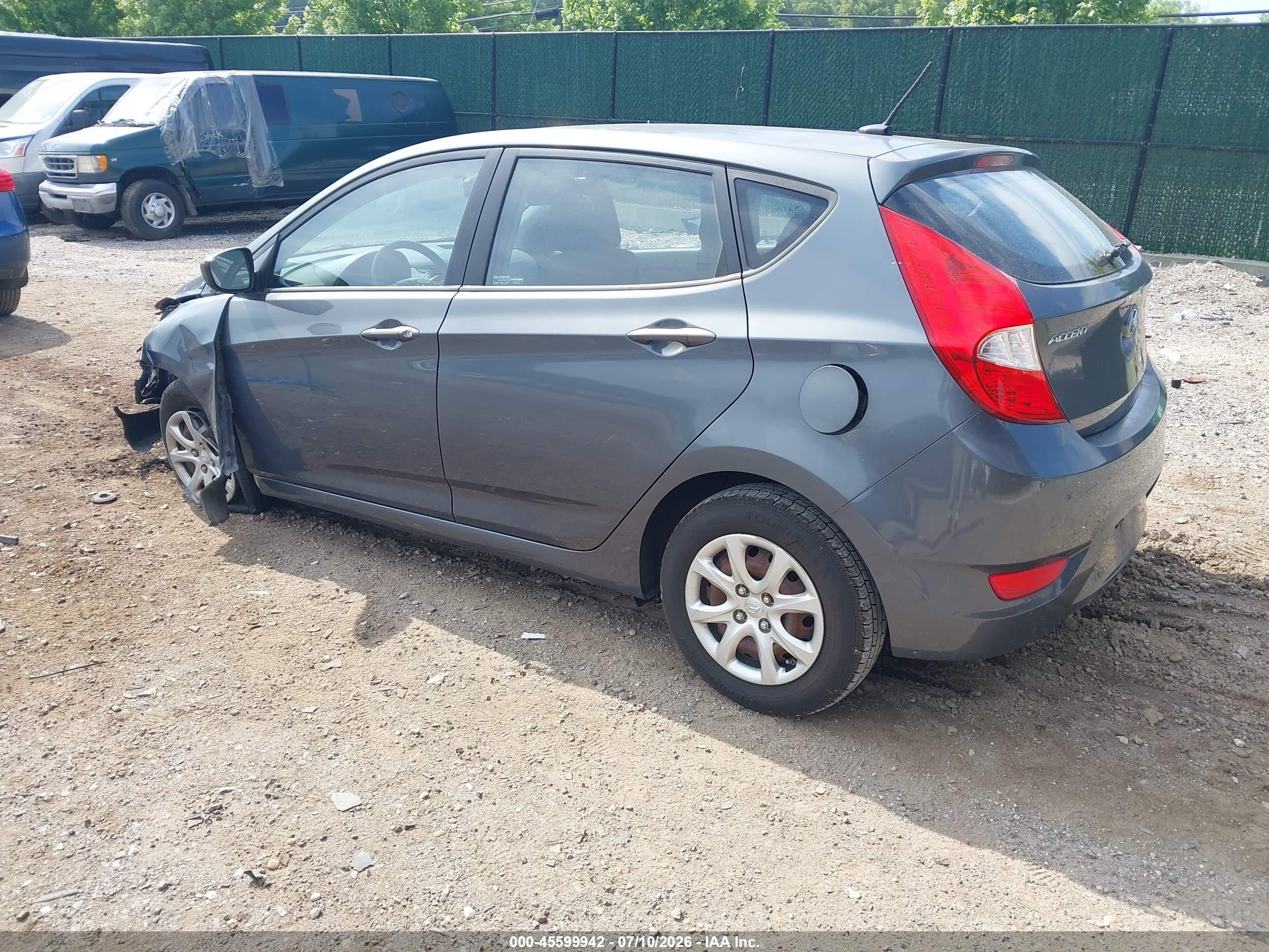 2013 Hyundai Accent Gs Gray vin: KMHCT5AE9DU090089