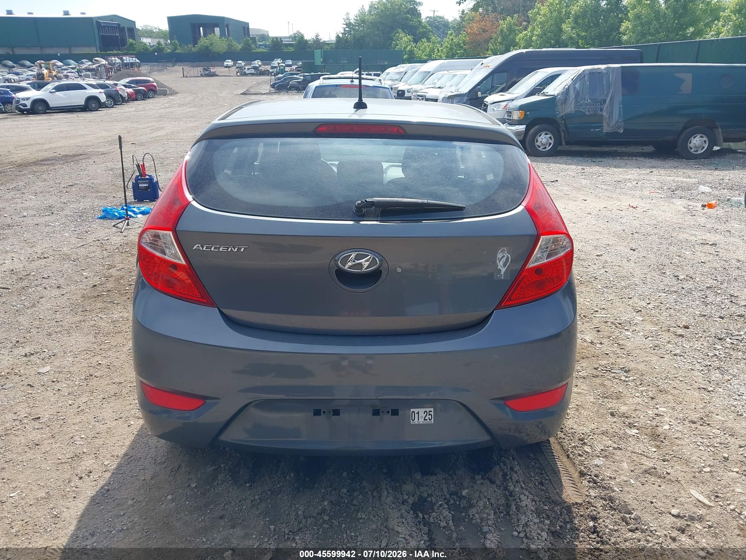 2013 Hyundai Accent Gs Gray vin: KMHCT5AE9DU090089