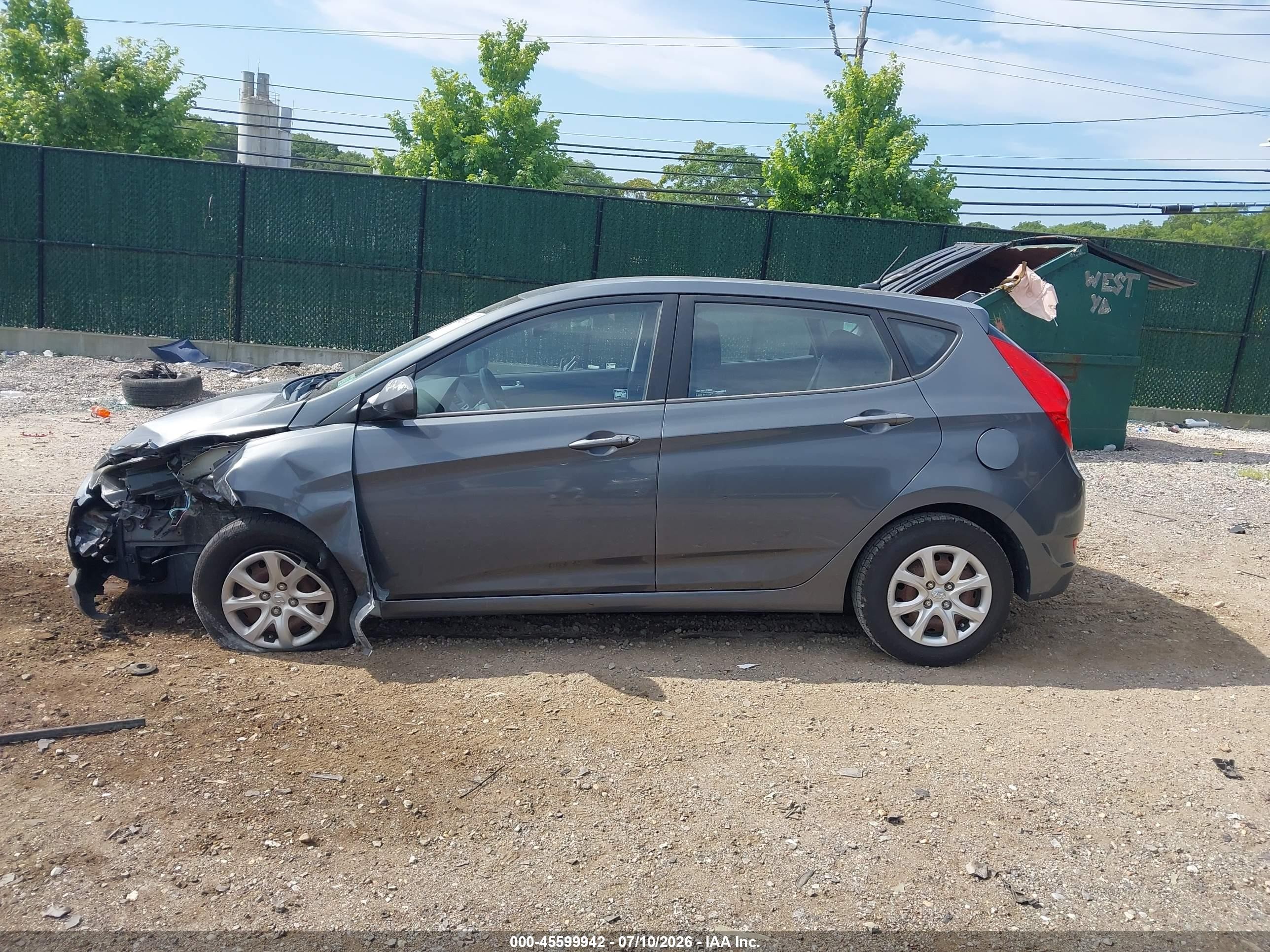 2013 Hyundai Accent Gs Gray vin: KMHCT5AE9DU090089