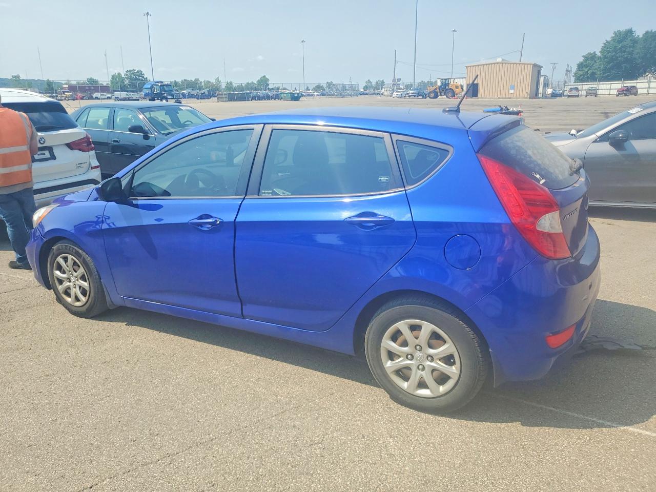2013 Hyundai Accent Gs Blue vin: KMHCT5AE9DU092926