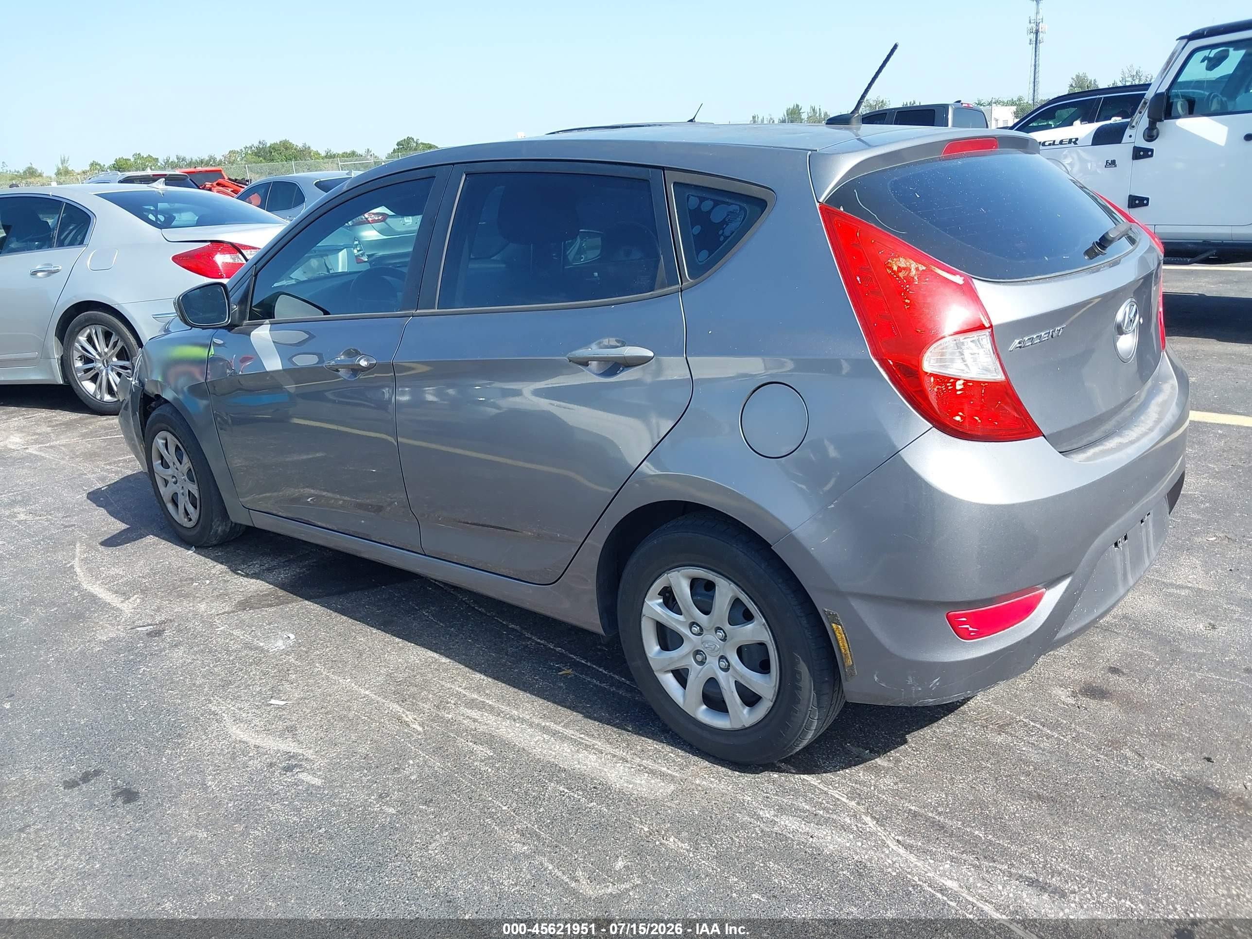 2013 Hyundai Accent Gs Gray vin: KMHCT5AE9DU129103