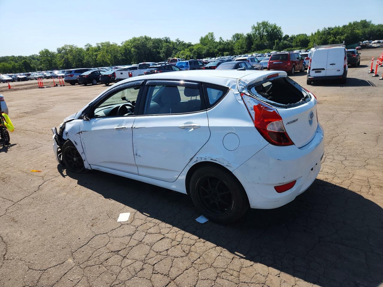 2014 Hyundai Accent Gs White vin: KMHCT5AE9EU142922