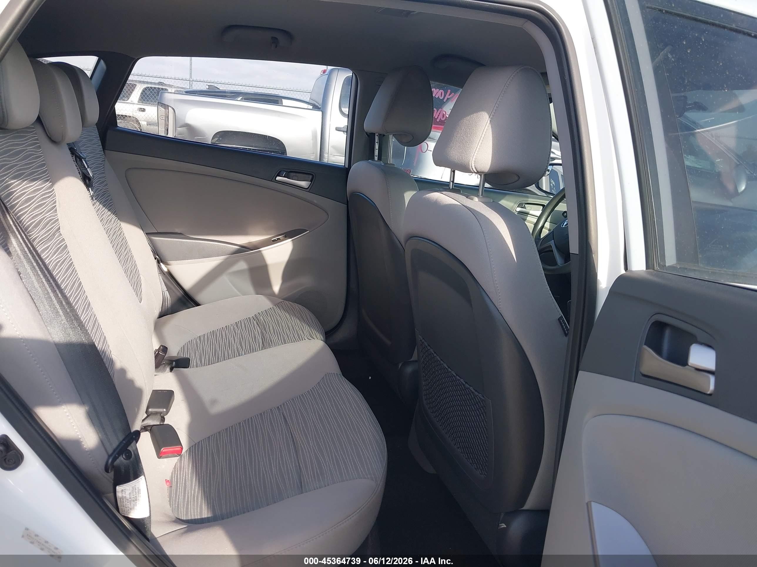 2015 Hyundai Accent Gs White vin: KMHCT5AE9FU201467
