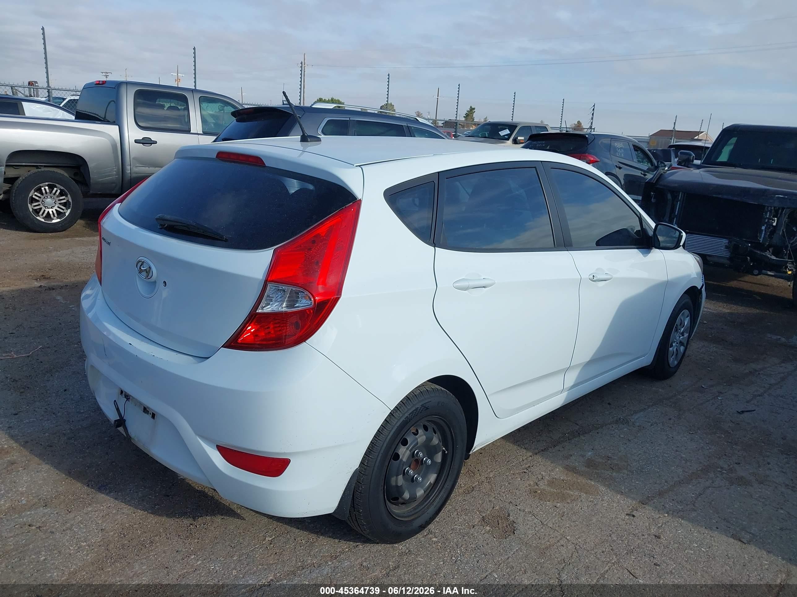 2015 Hyundai Accent Gs White vin: KMHCT5AE9FU201467