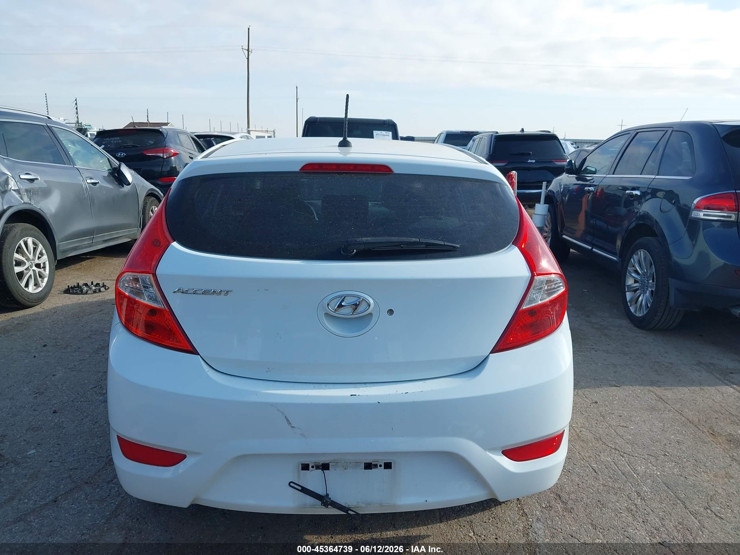 2015 Hyundai Accent Gs White vin: KMHCT5AE9FU201467