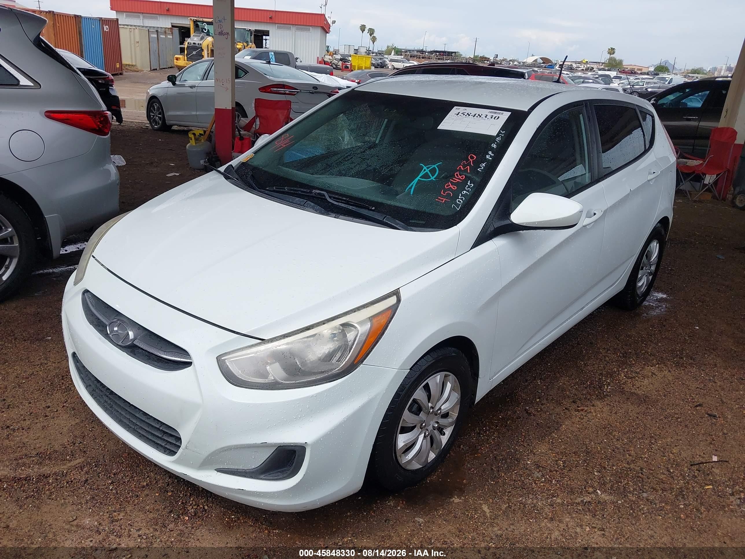 2015 Hyundai Accent Gs White vin: KMHCT5AE9FU205955