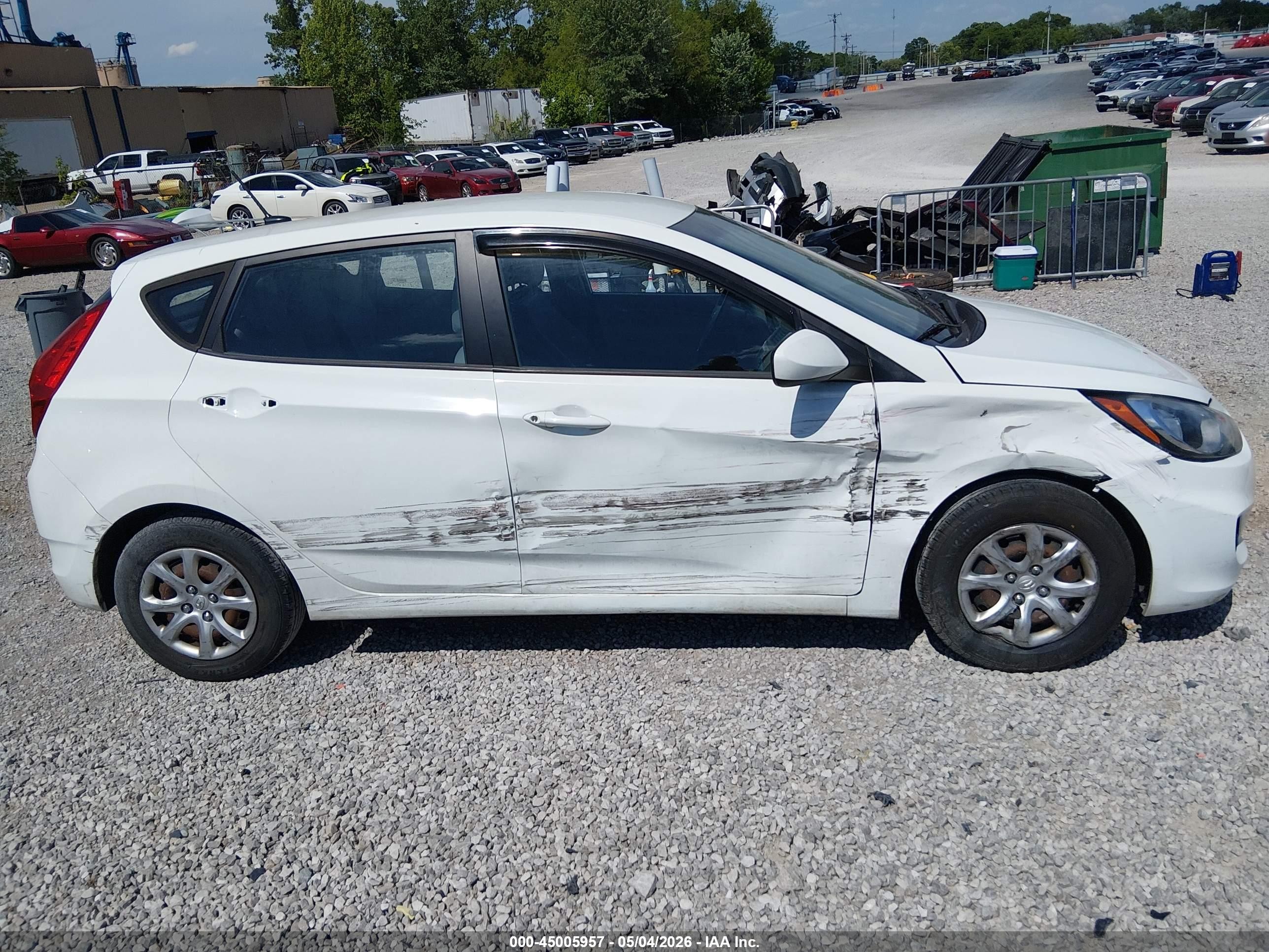2012 Hyundai Accent Gs White vin: KMHCT5AEXCU027131