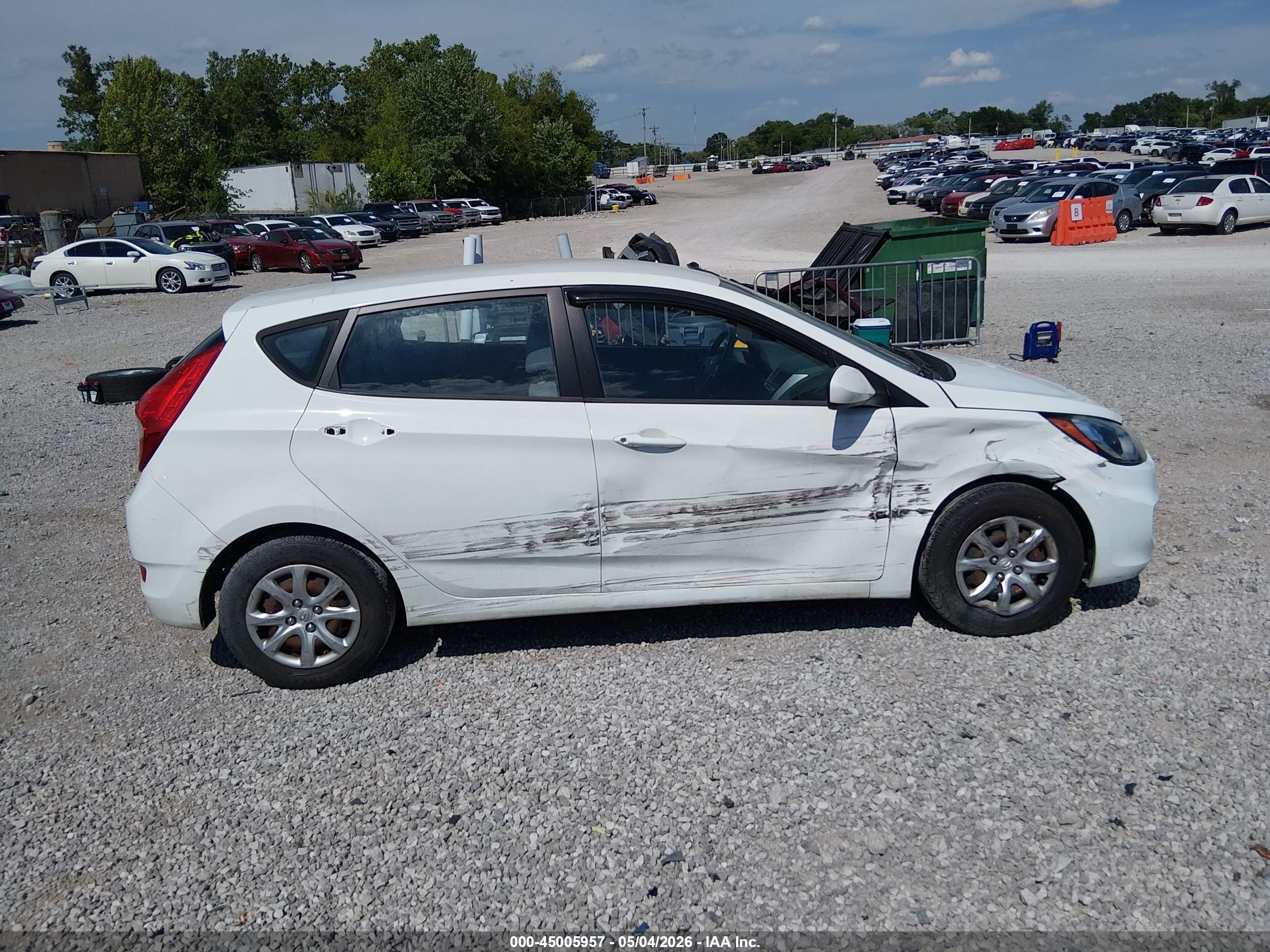 2012 Hyundai Accent Gs White vin: KMHCT5AEXCU027131