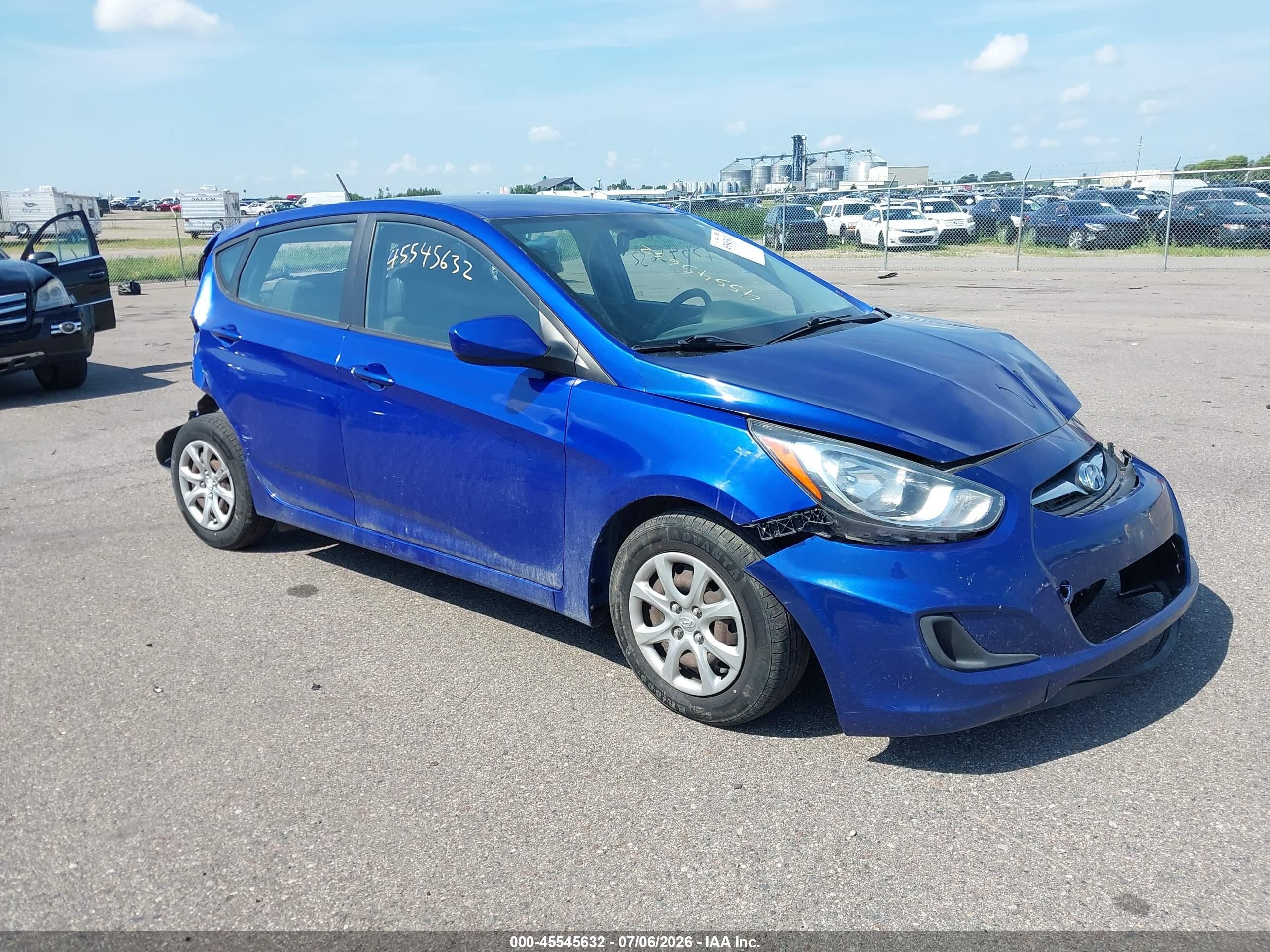 2014 Hyundai Accent Gs Blue vin: KMHCT5AEXEU173046