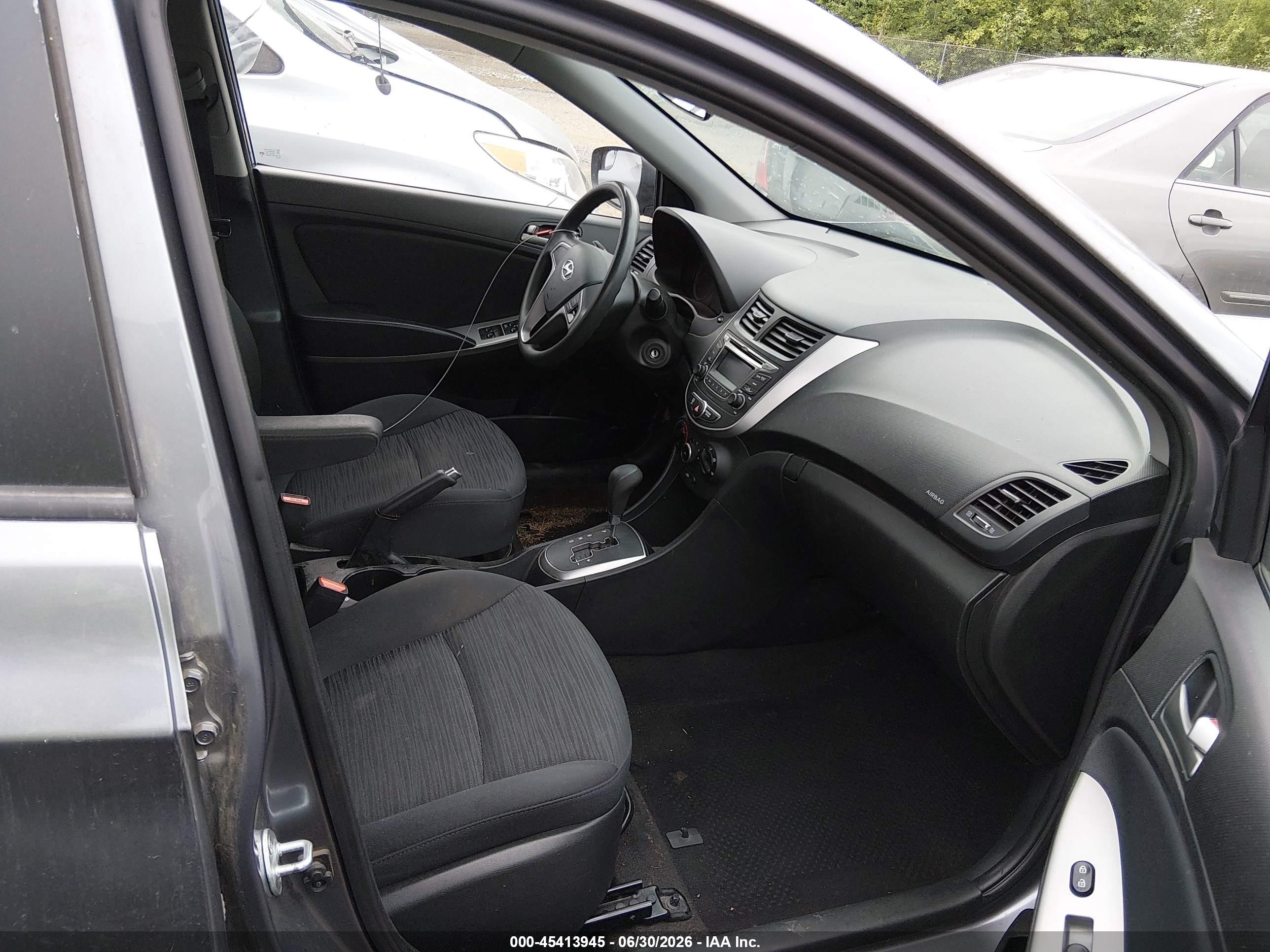 2016 Hyundai Accent Se Серебряный vin: KMHCT5AEXGU255250