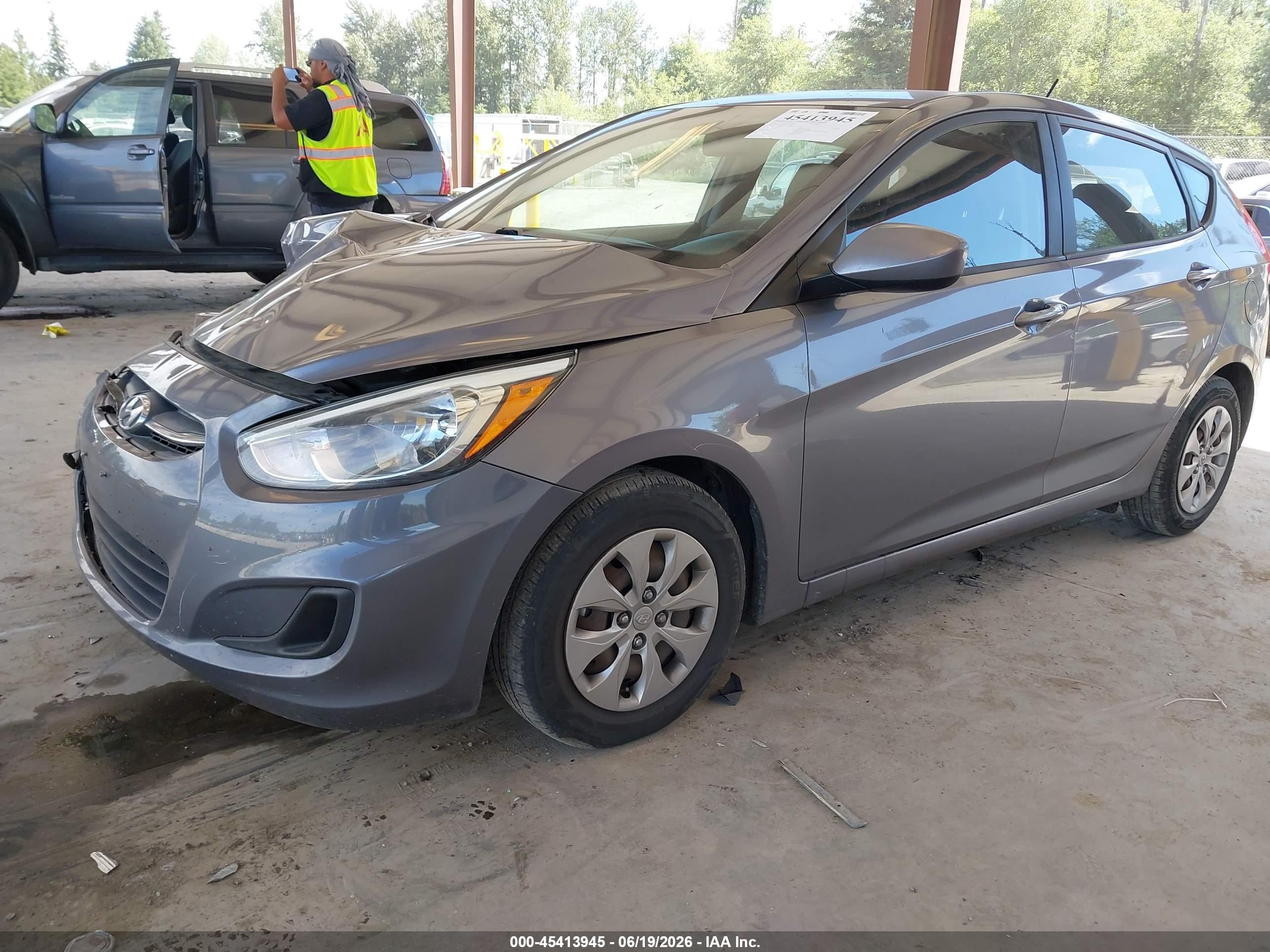 2016 Hyundai Accent Se Серебряный vin: KMHCT5AEXGU255250