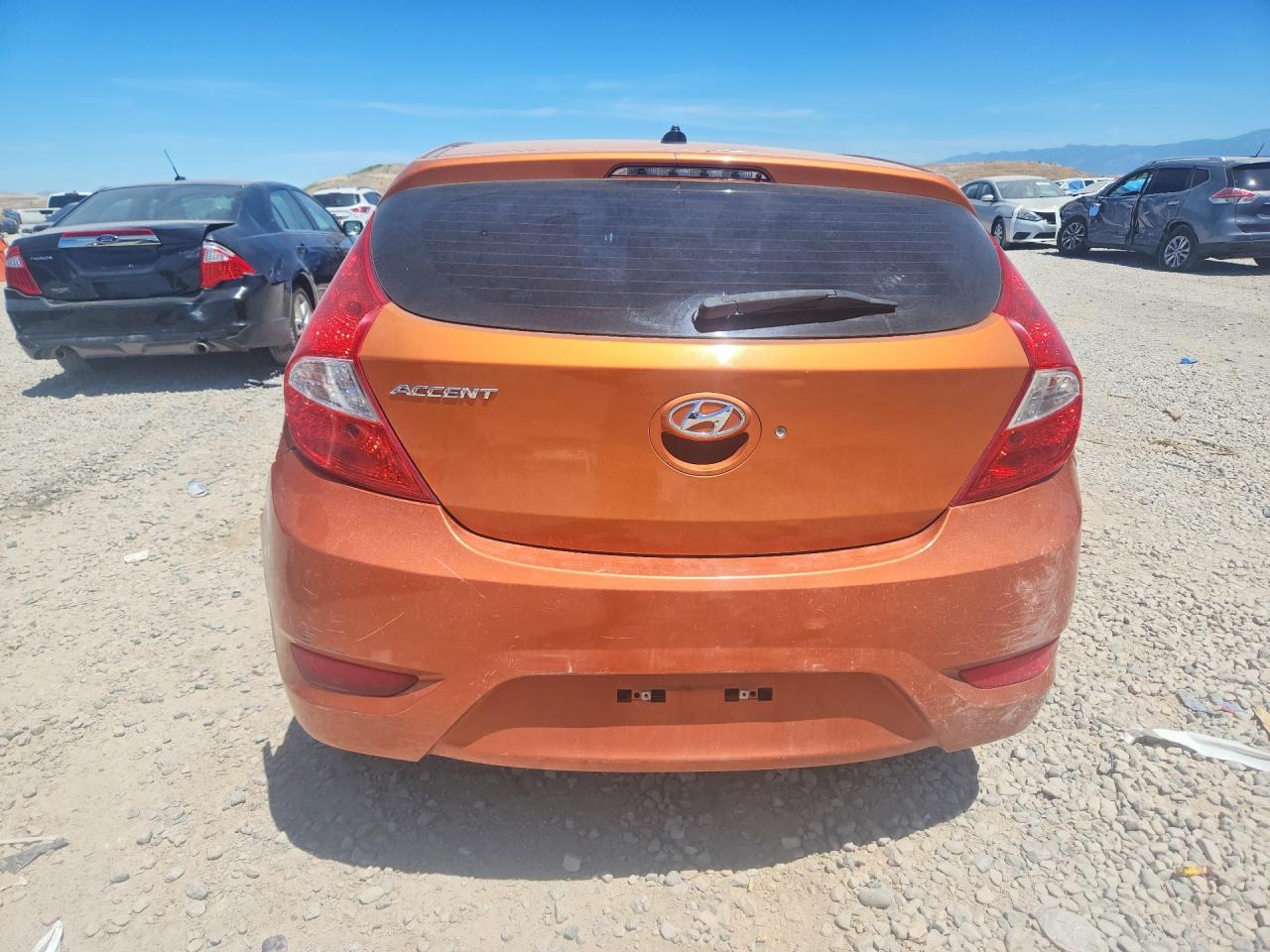 2017 Hyundai Accent Se Оранжевый vin: KMHCT5AEXHU311611