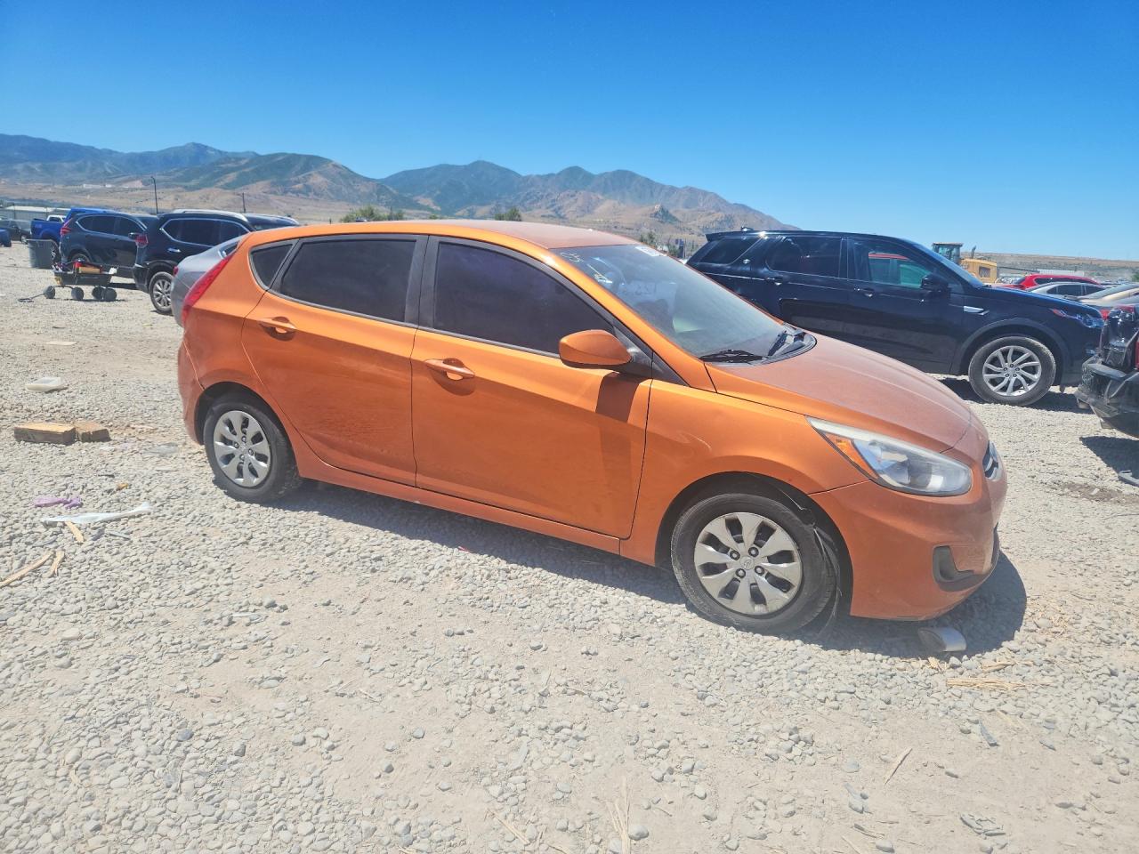 2017 Hyundai Accent Se Оранжевый vin: KMHCT5AEXHU311611