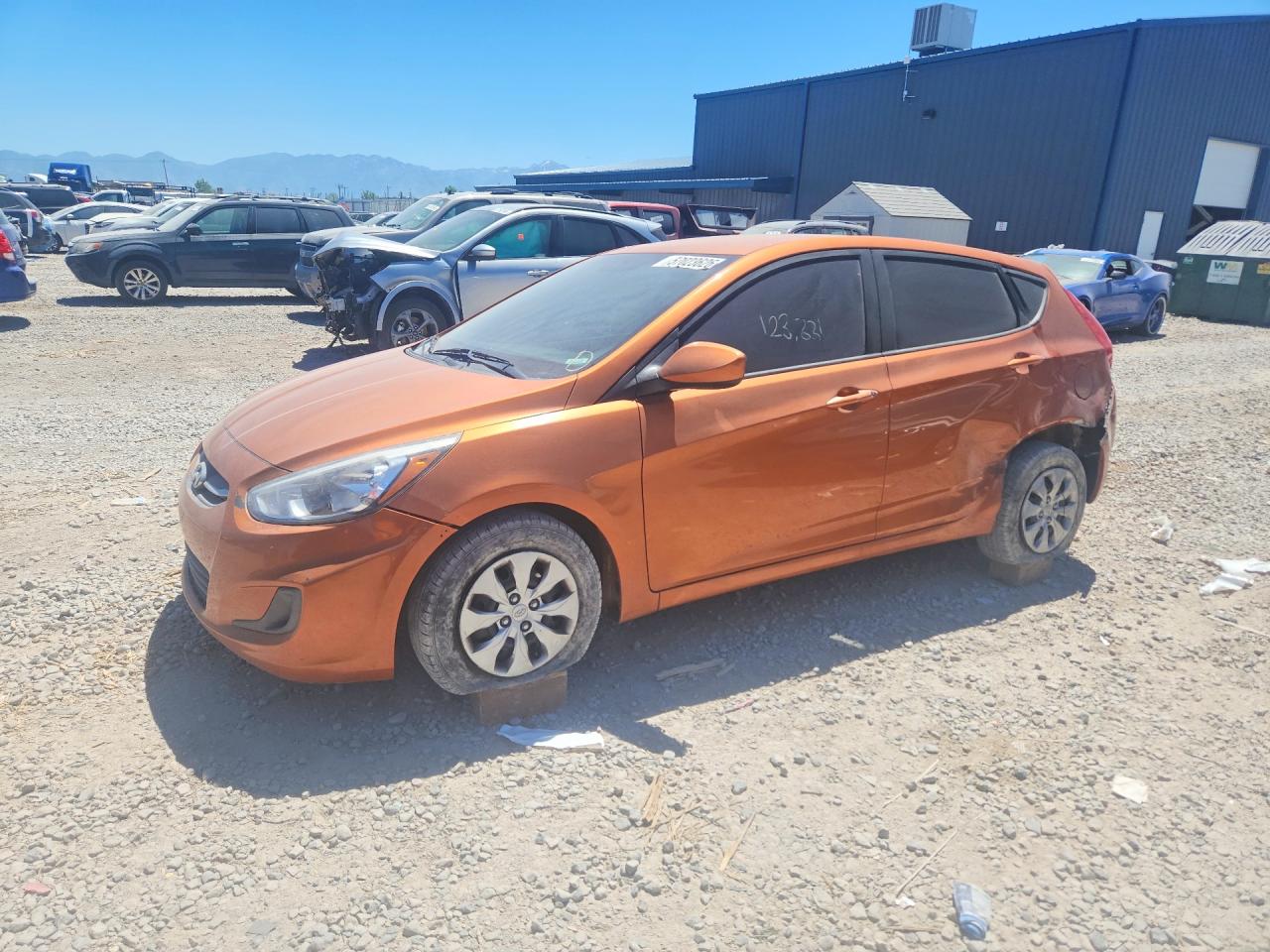 2017 Hyundai Accent Se Orange vin: KMHCT5AEXHU311611