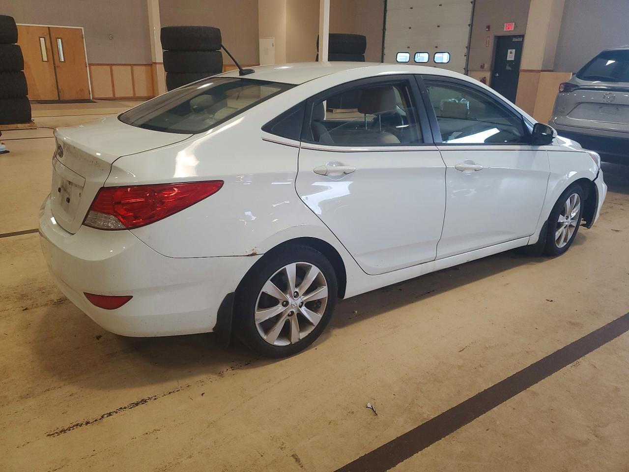 2012 Hyundai Accent Gls White vin: KMHCU4AE0CU070156