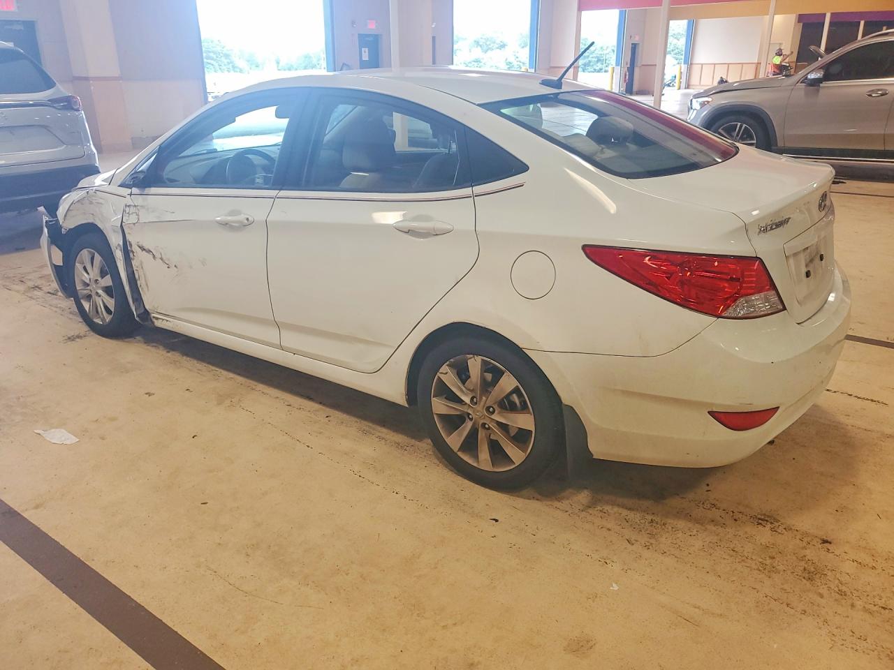 2012 Hyundai Accent Gls White vin: KMHCU4AE0CU070156