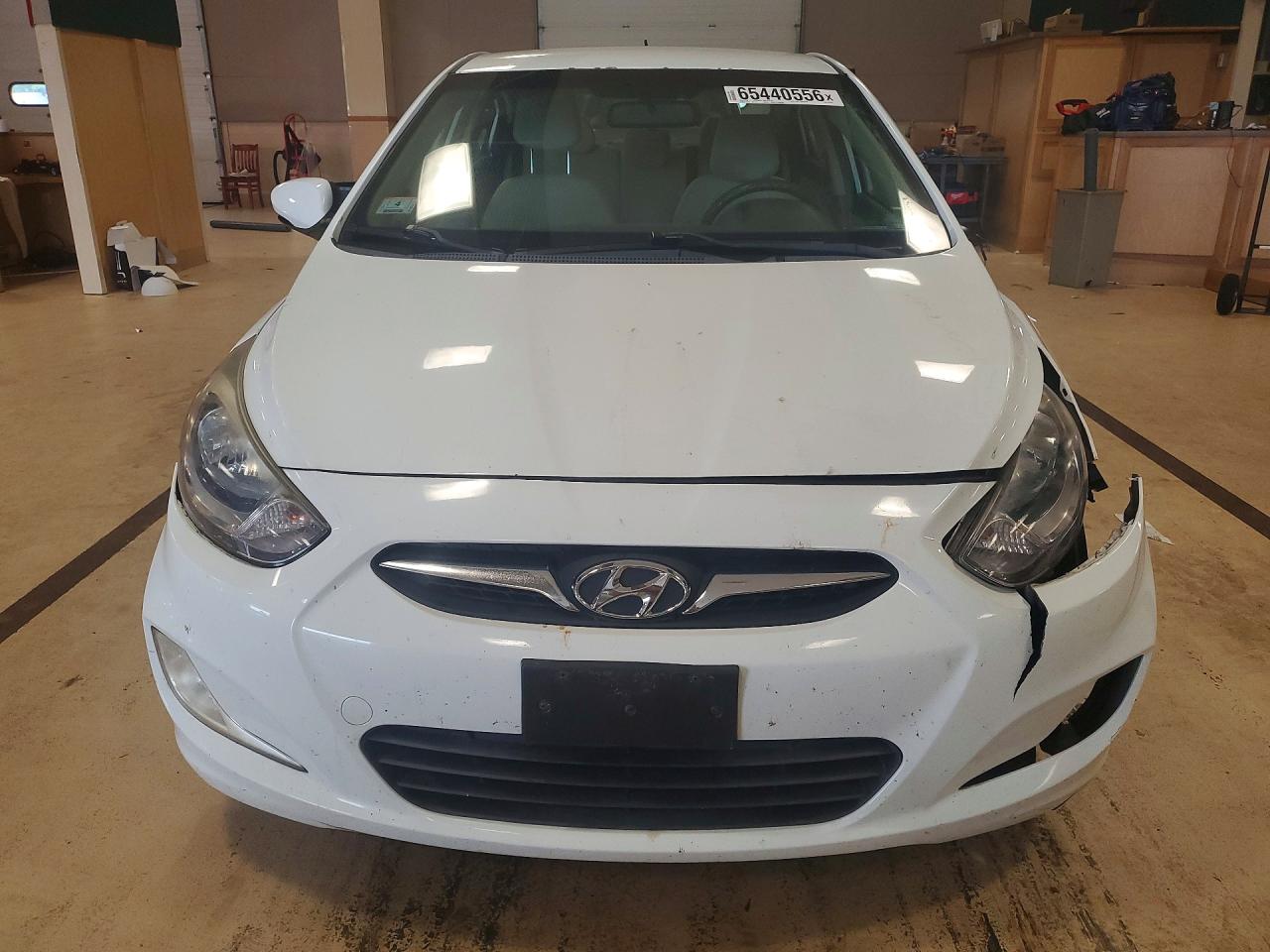2012 Hyundai Accent Gls White vin: KMHCU4AE0CU070156