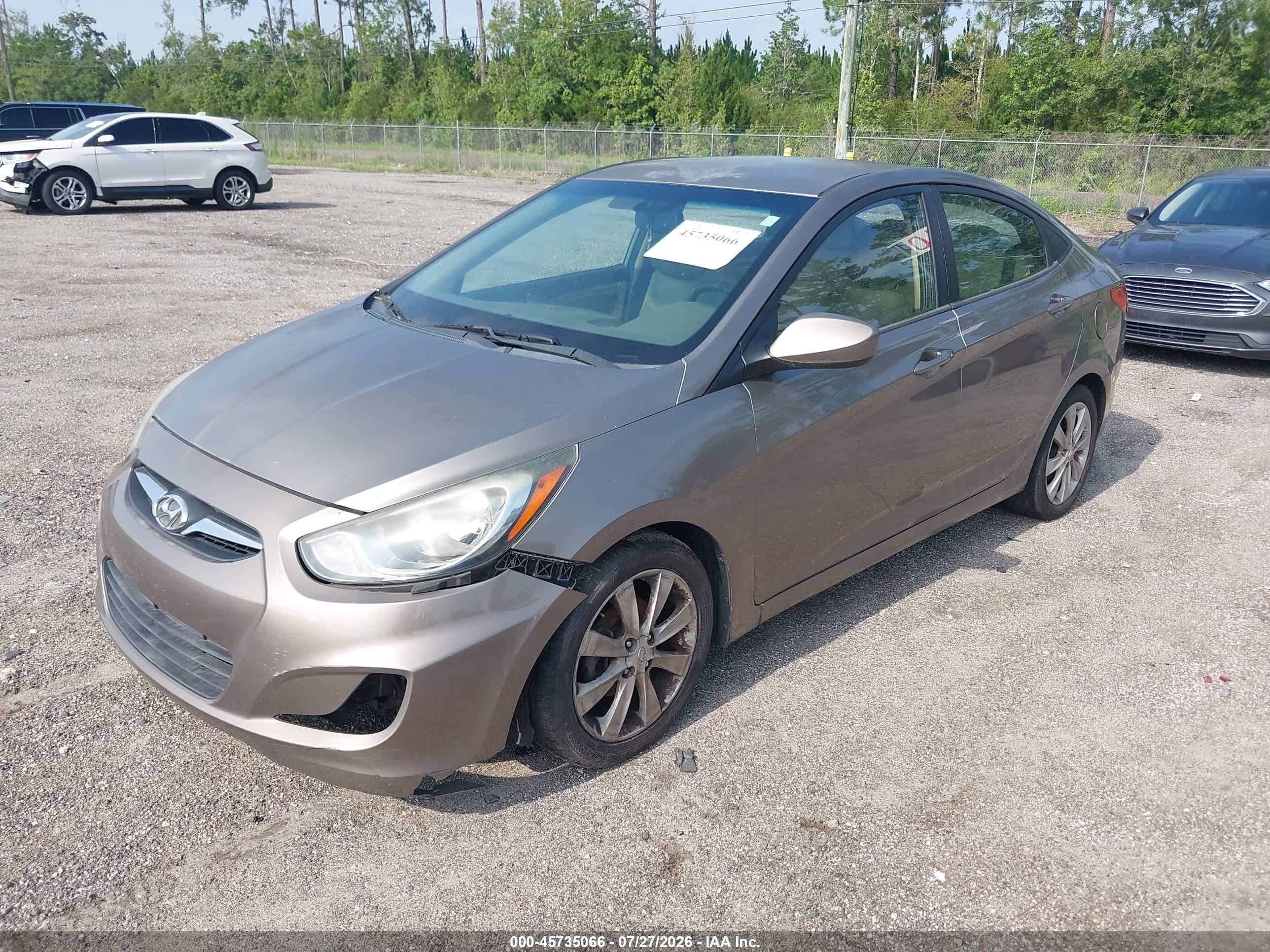 2012 Hyundai Accent Gls Beige vin: KMHCU4AE0CU196453