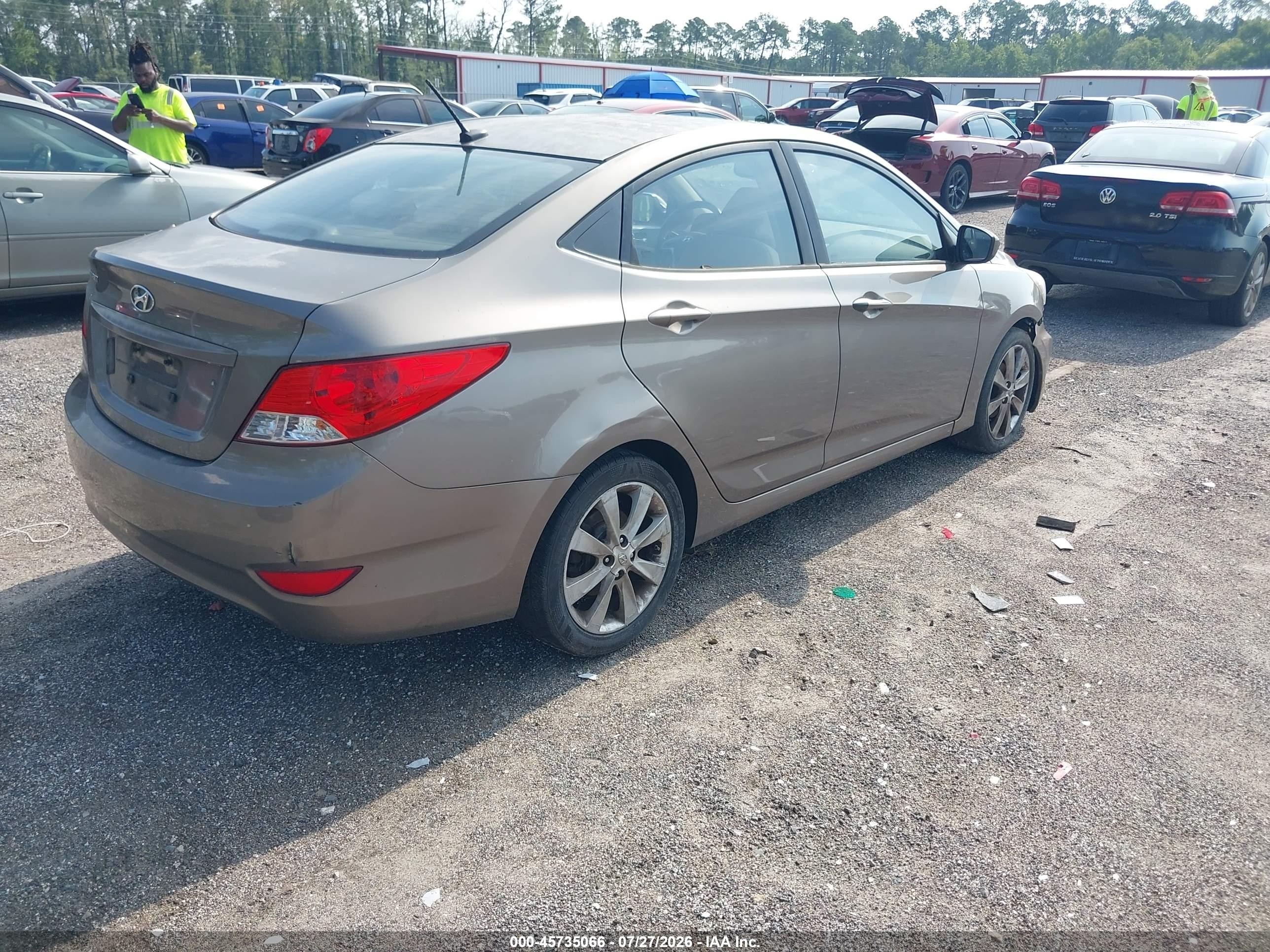 2012 Hyundai Accent Gls Beige vin: KMHCU4AE0CU196453