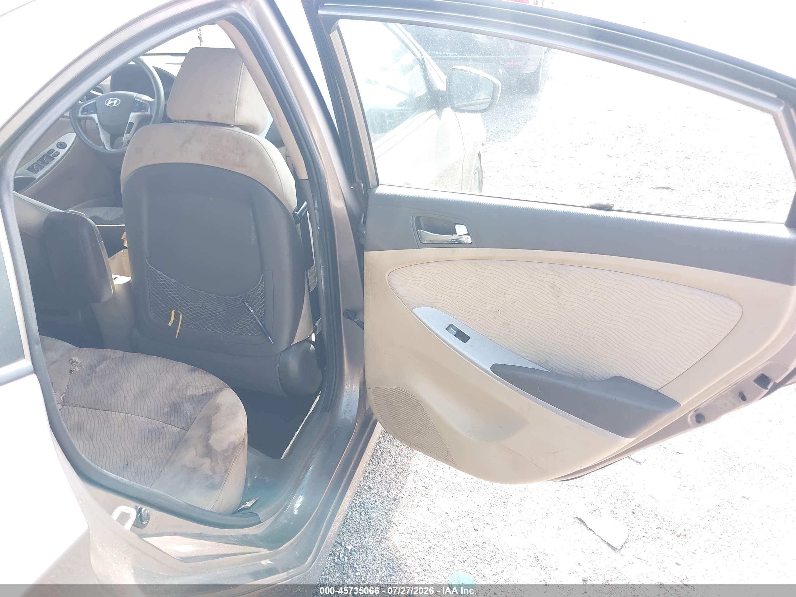 2012 Hyundai Accent Gls Beige vin: KMHCU4AE0CU196453