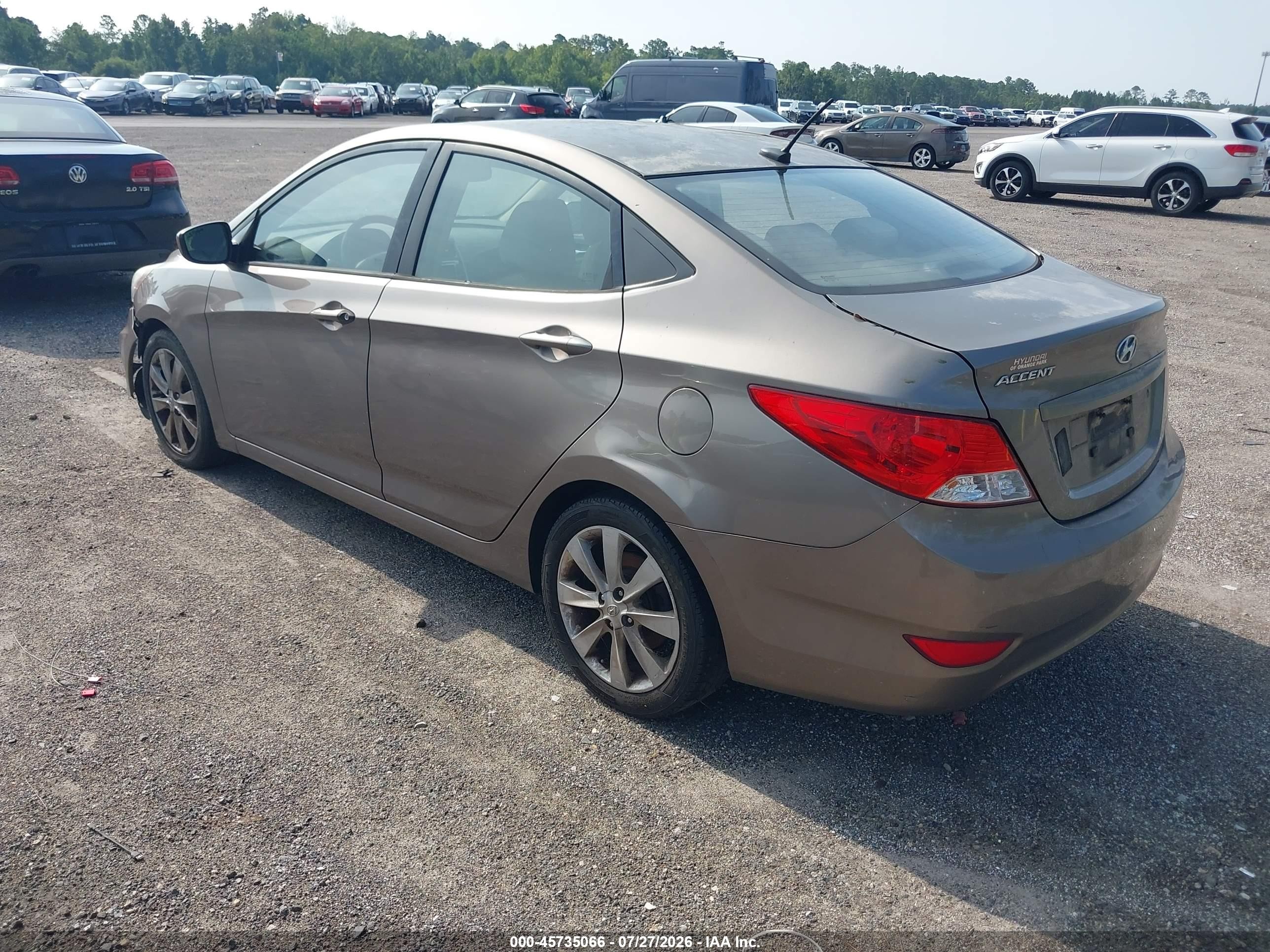 2012 Hyundai Accent Gls Beige vin: KMHCU4AE0CU196453