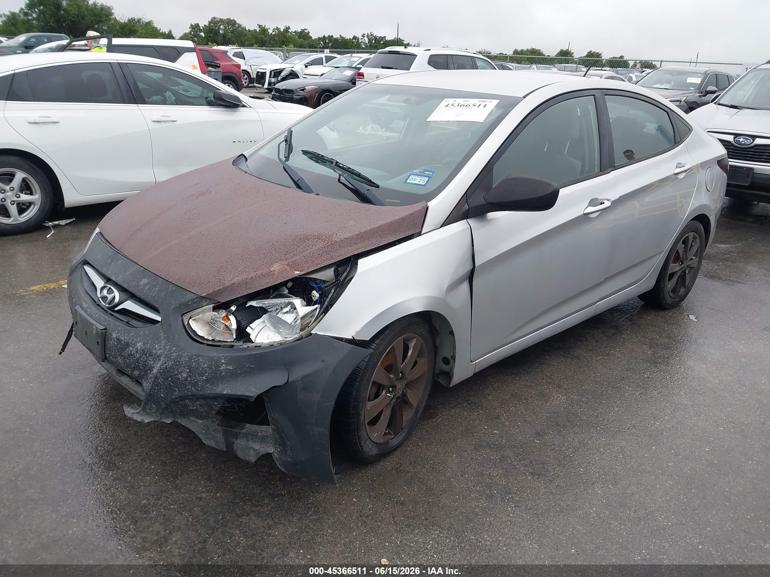 2012 Hyundai Accent Gls Silver vin: KMHCU4AE0CU235915
