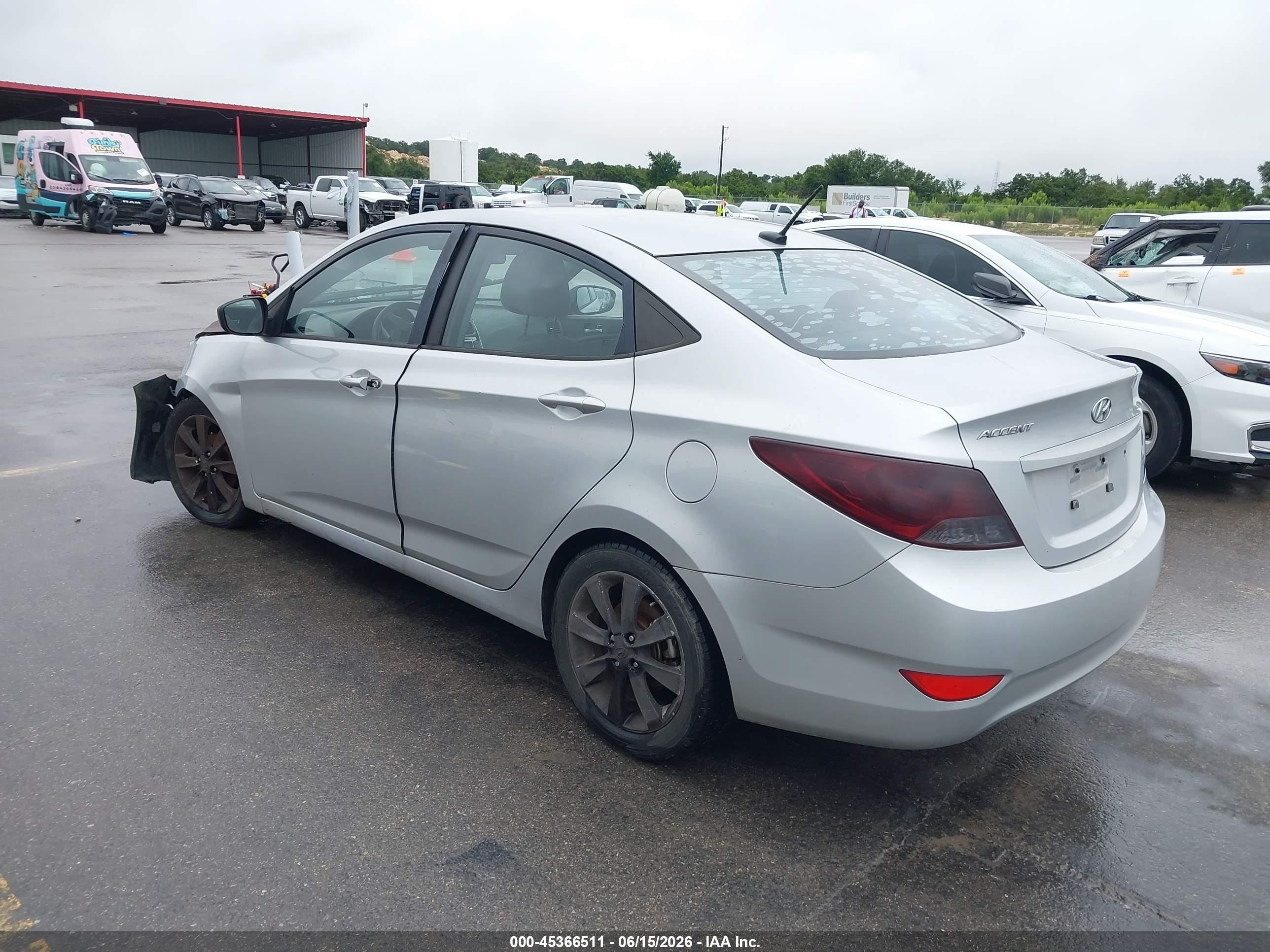 2012 Hyundai Accent Gls Silver vin: KMHCU4AE0CU235915