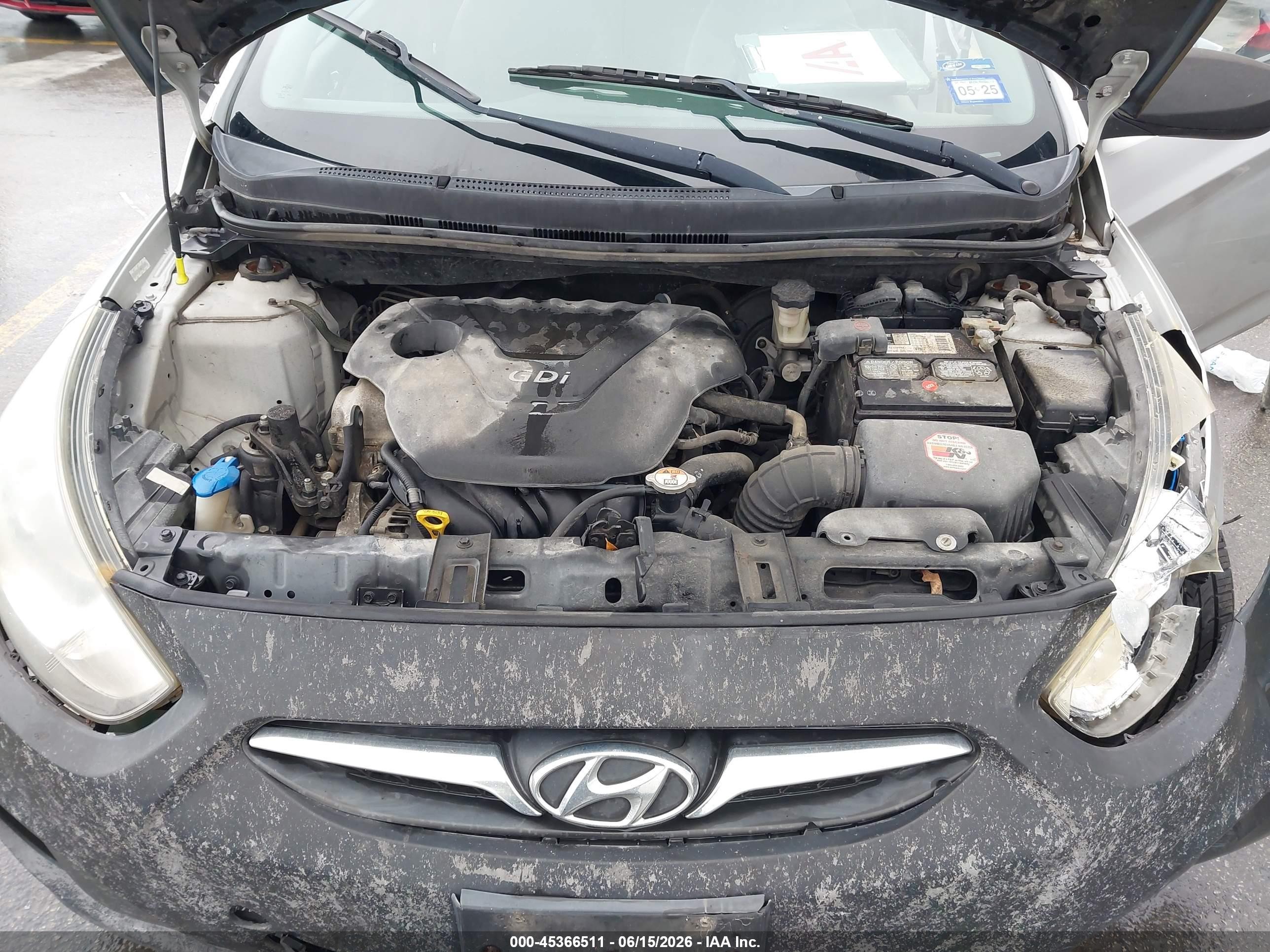 2012 Hyundai Accent Gls Silver vin: KMHCU4AE0CU235915