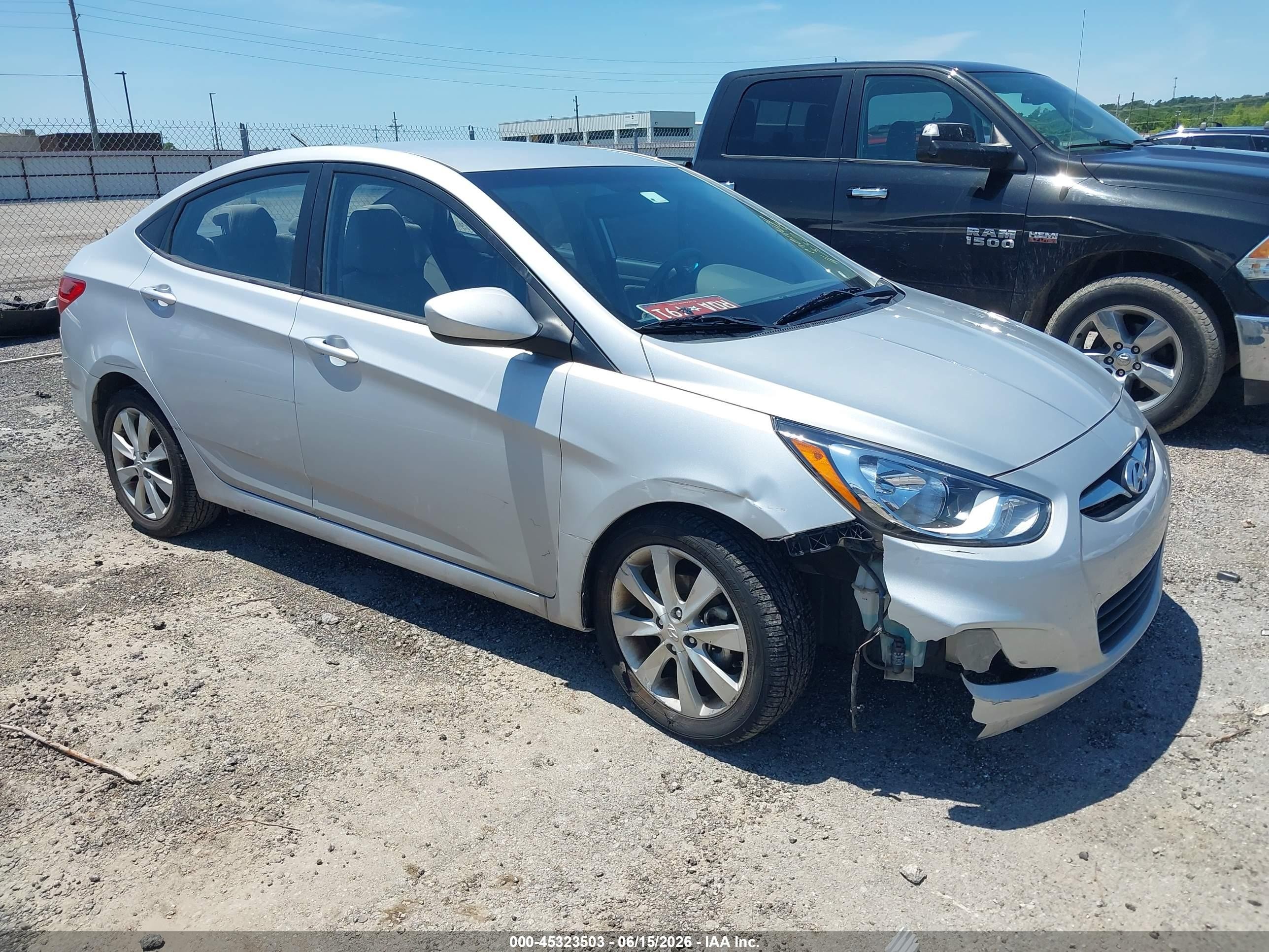 2013 Hyundai Accent Gls Silver vin: KMHCU4AE0DU298109