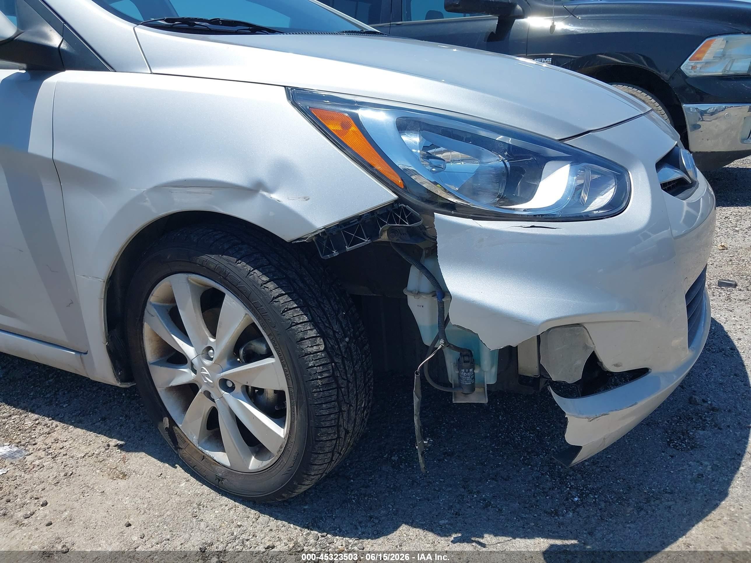 2013 Hyundai Accent Gls Silver vin: KMHCU4AE0DU298109