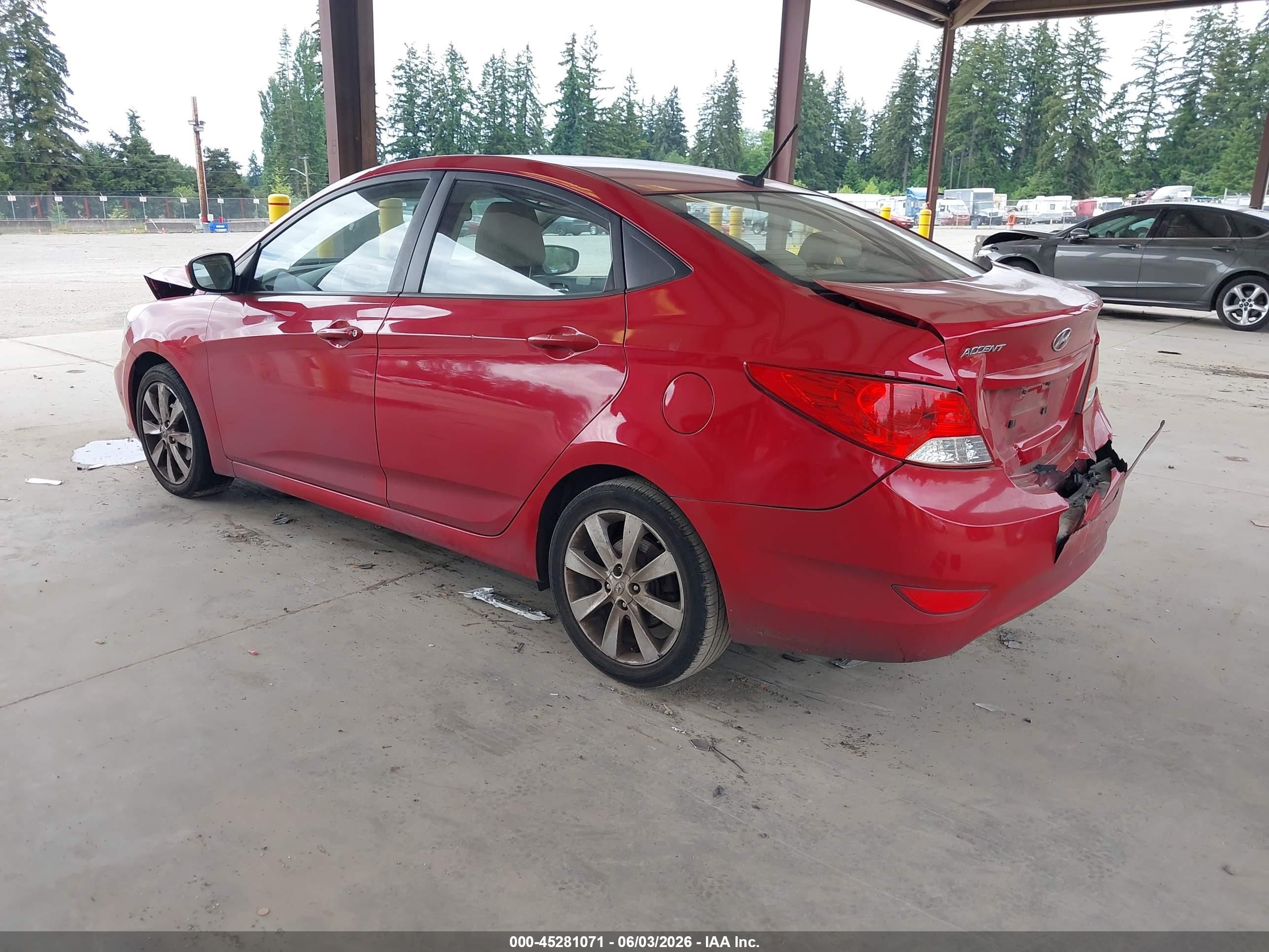 2013 Hyundai Accent Gls Red vin: KMHCU4AE0DU299440