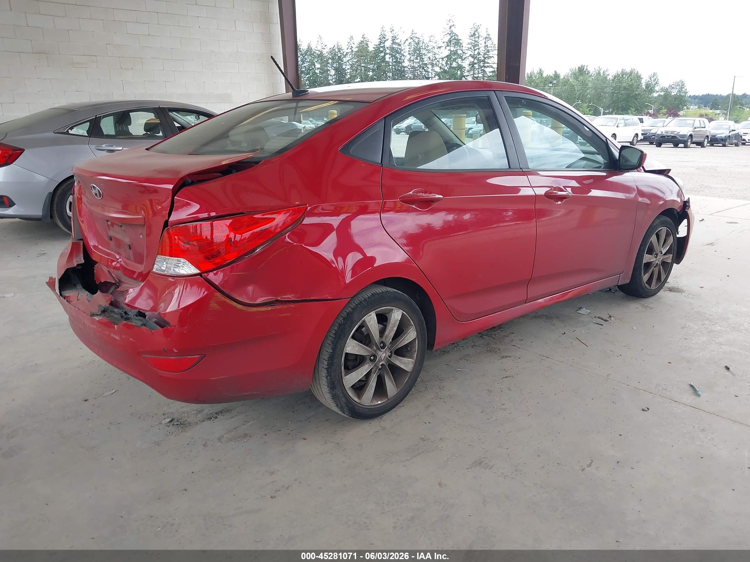 2013 Hyundai Accent Gls Red vin: KMHCU4AE0DU299440