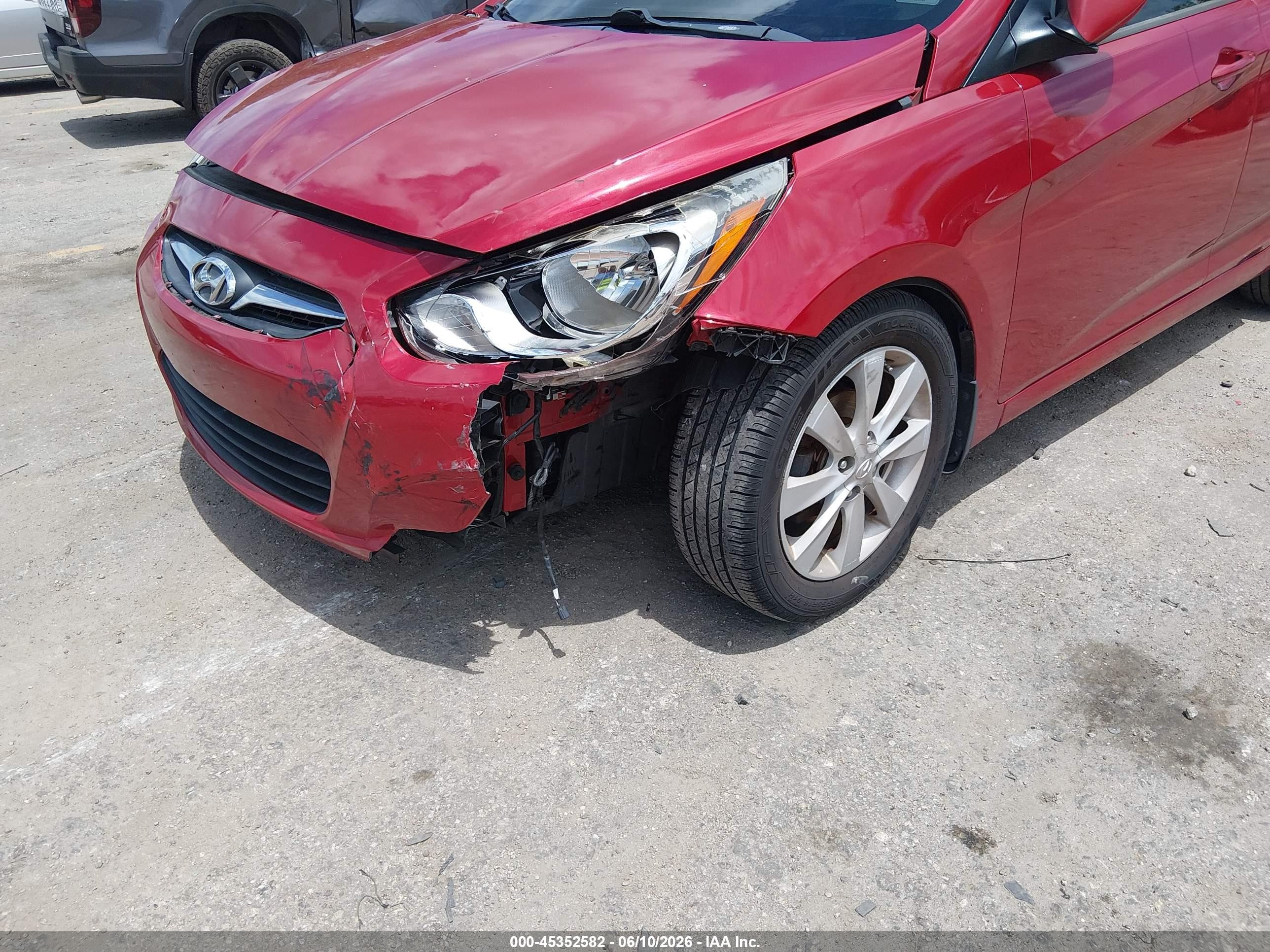 2013 Hyundai Accent Gls Red vin: KMHCU4AE0DU314812