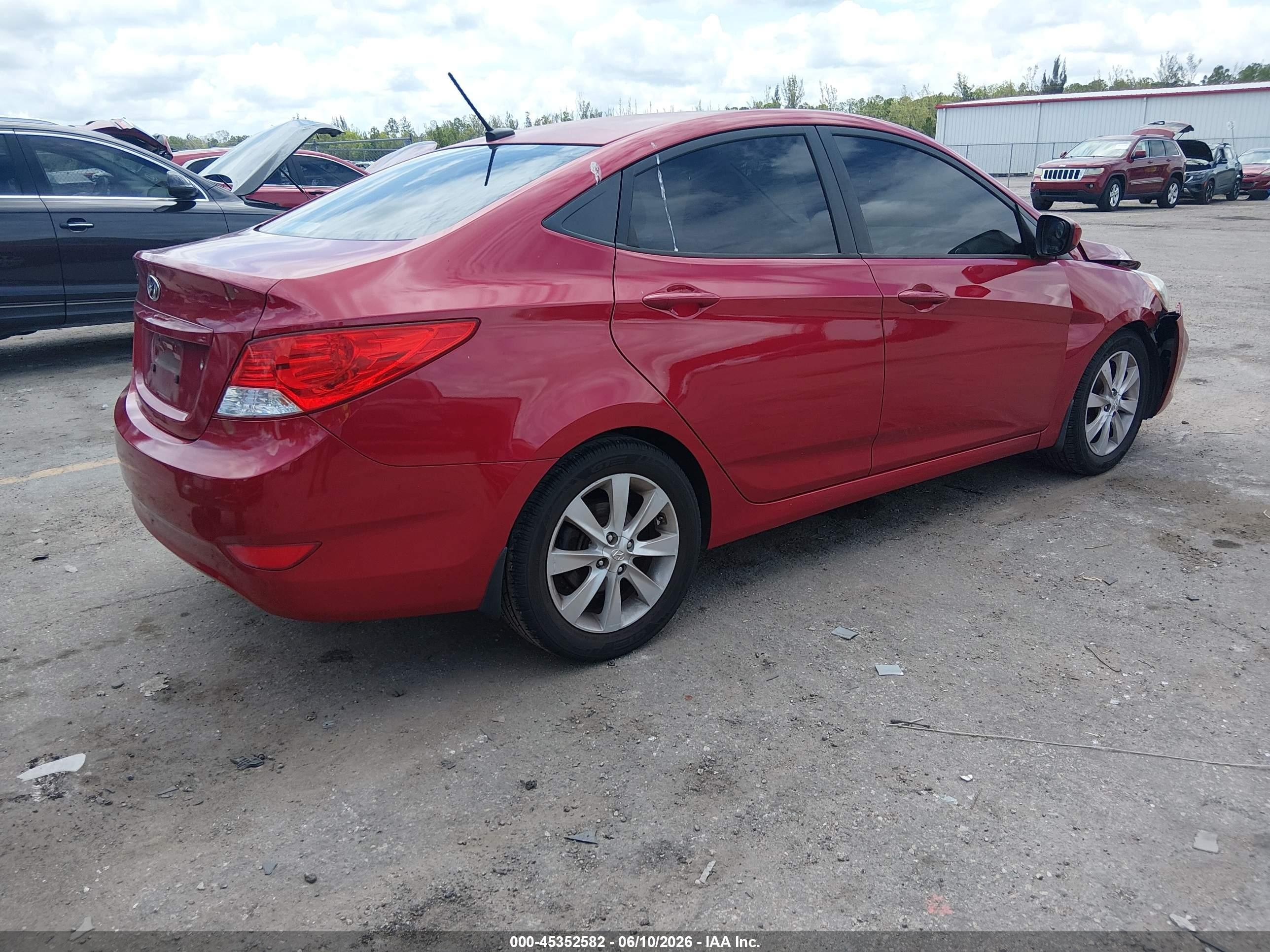 2013 Hyundai Accent Gls Red vin: KMHCU4AE0DU314812