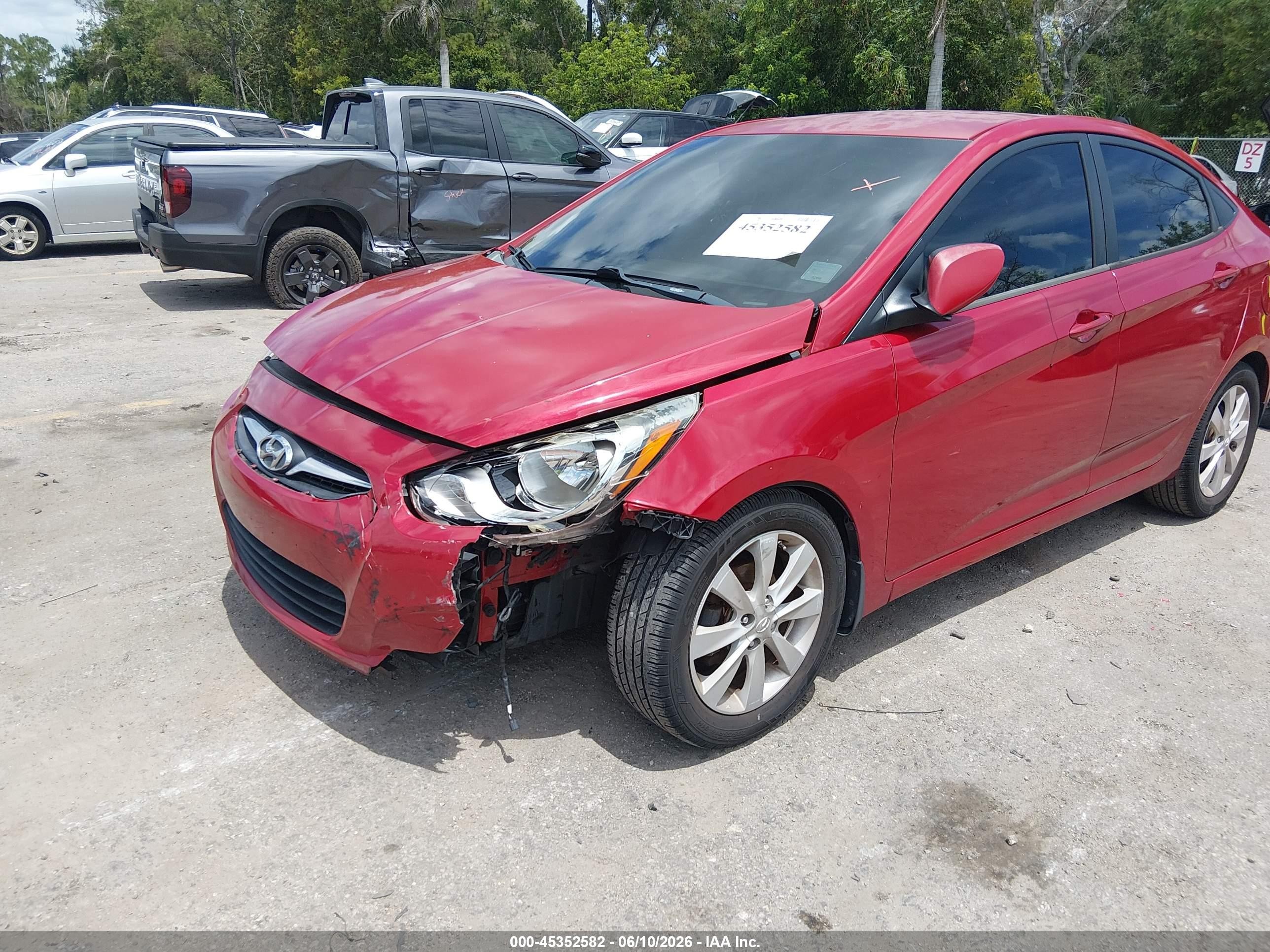 2013 Hyundai Accent Gls Red vin: KMHCU4AE0DU314812