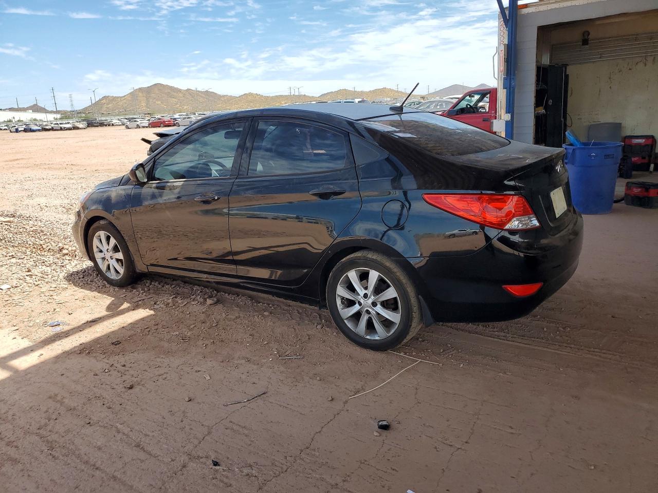 2013 Hyundai Accent Gls Черный vin: KMHCU4AE0DU574854