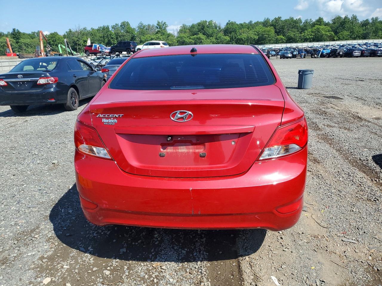 2015 Hyundai Accent Gls Red vin: KMHCU4AE0FU822555