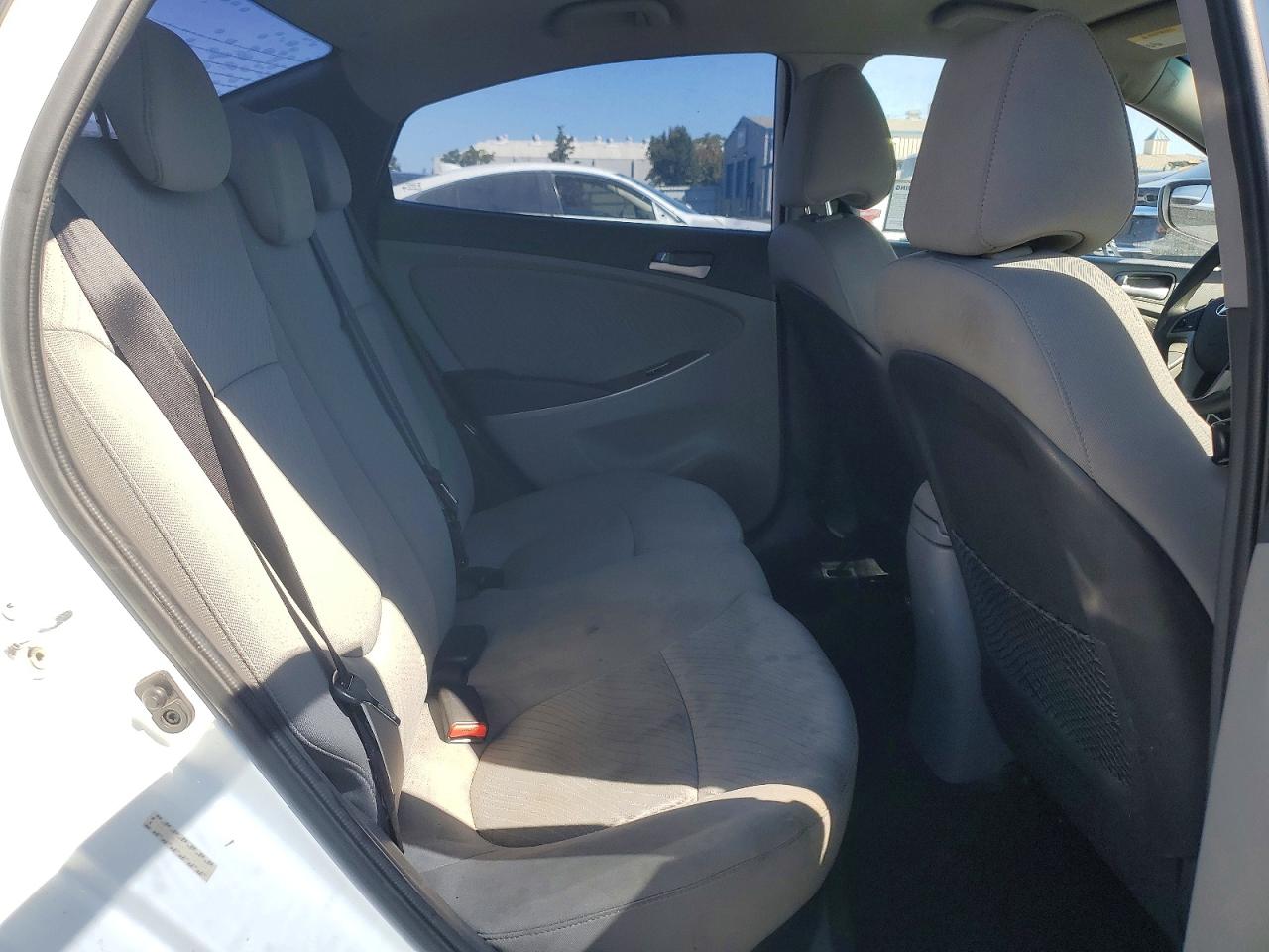 2015 Hyundai Accent Gls White vin: KMHCU4AE0FU923966