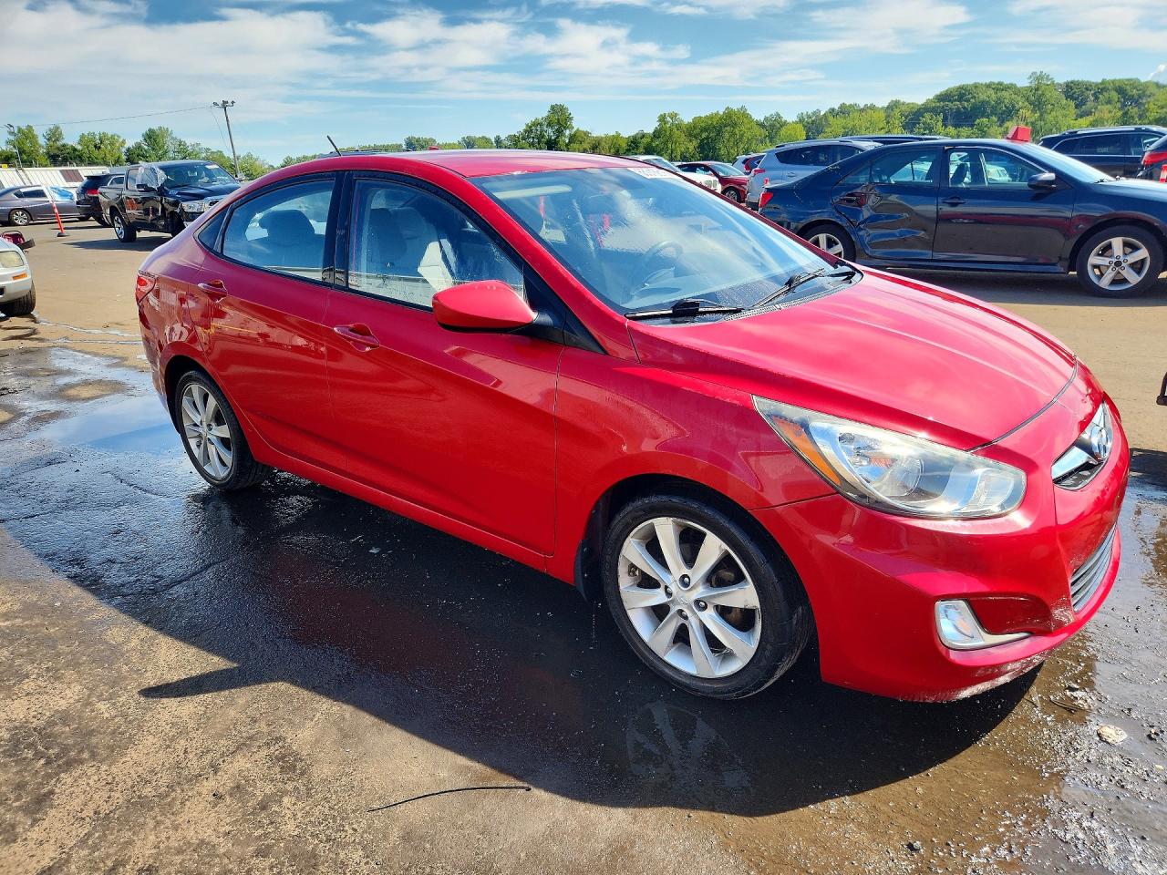 2013 Hyundai Accent Gls Red vin: KMHCU4AE1DU319257
