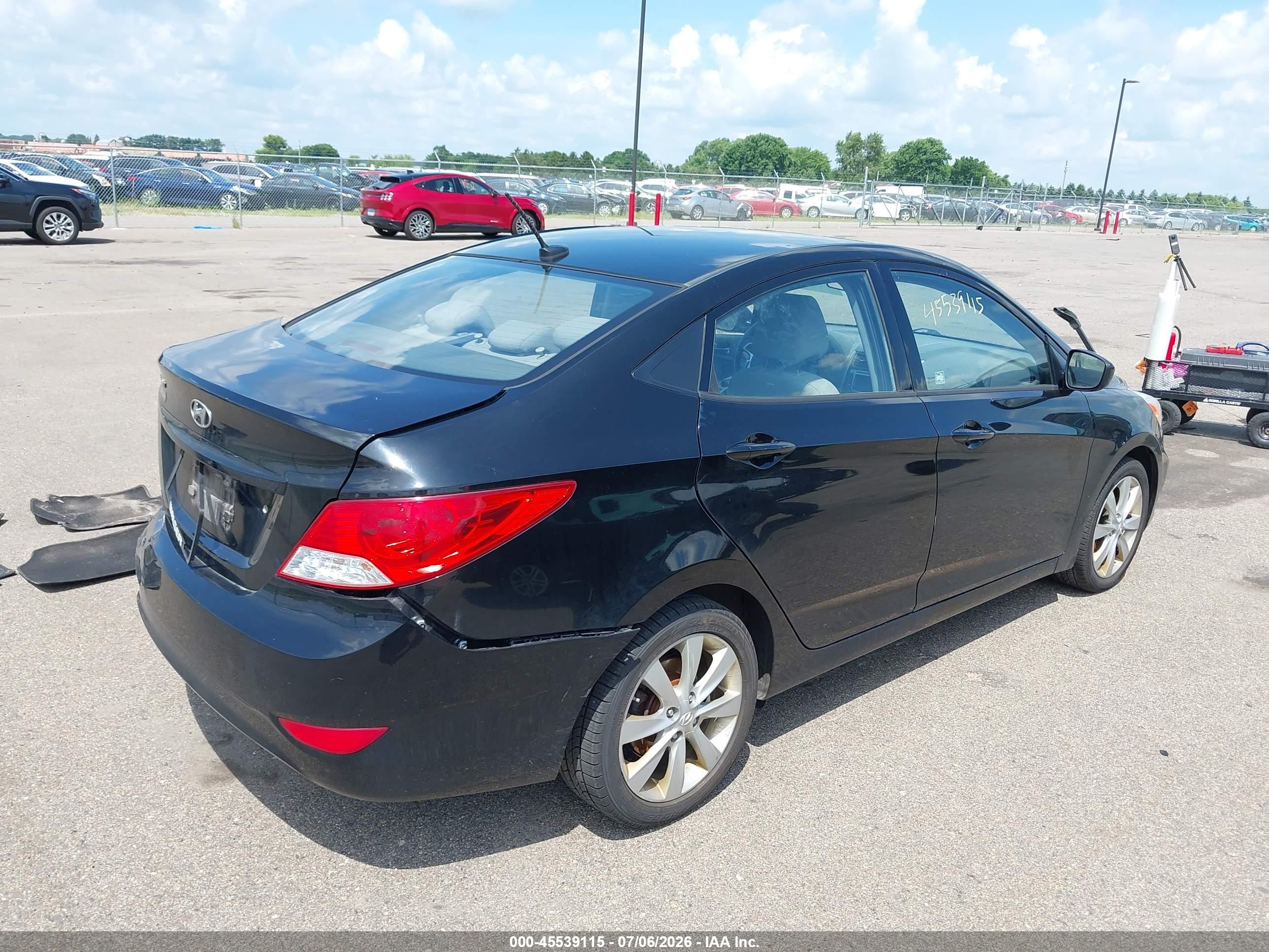 2014 Hyundai Accent Gls Black vin: KMHCU4AE1EU603182