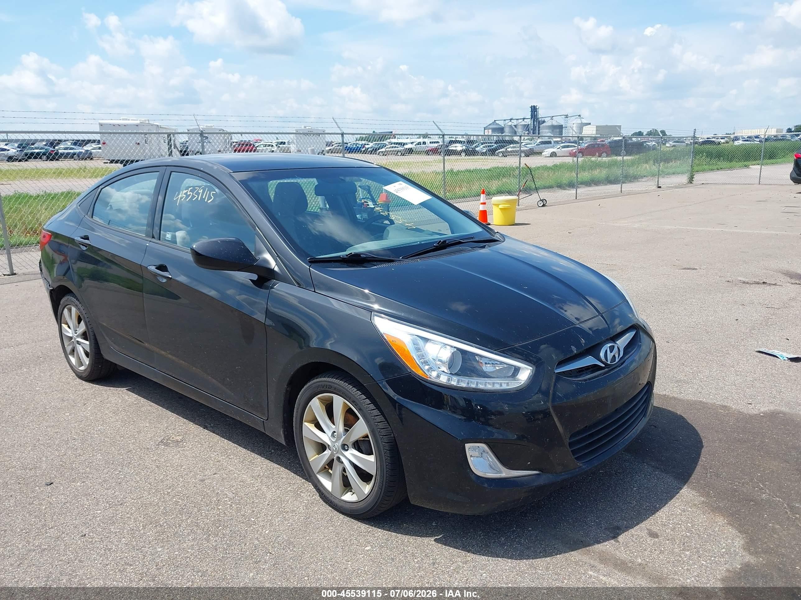 2014 Hyundai Accent Gls Black vin: KMHCU4AE1EU603182