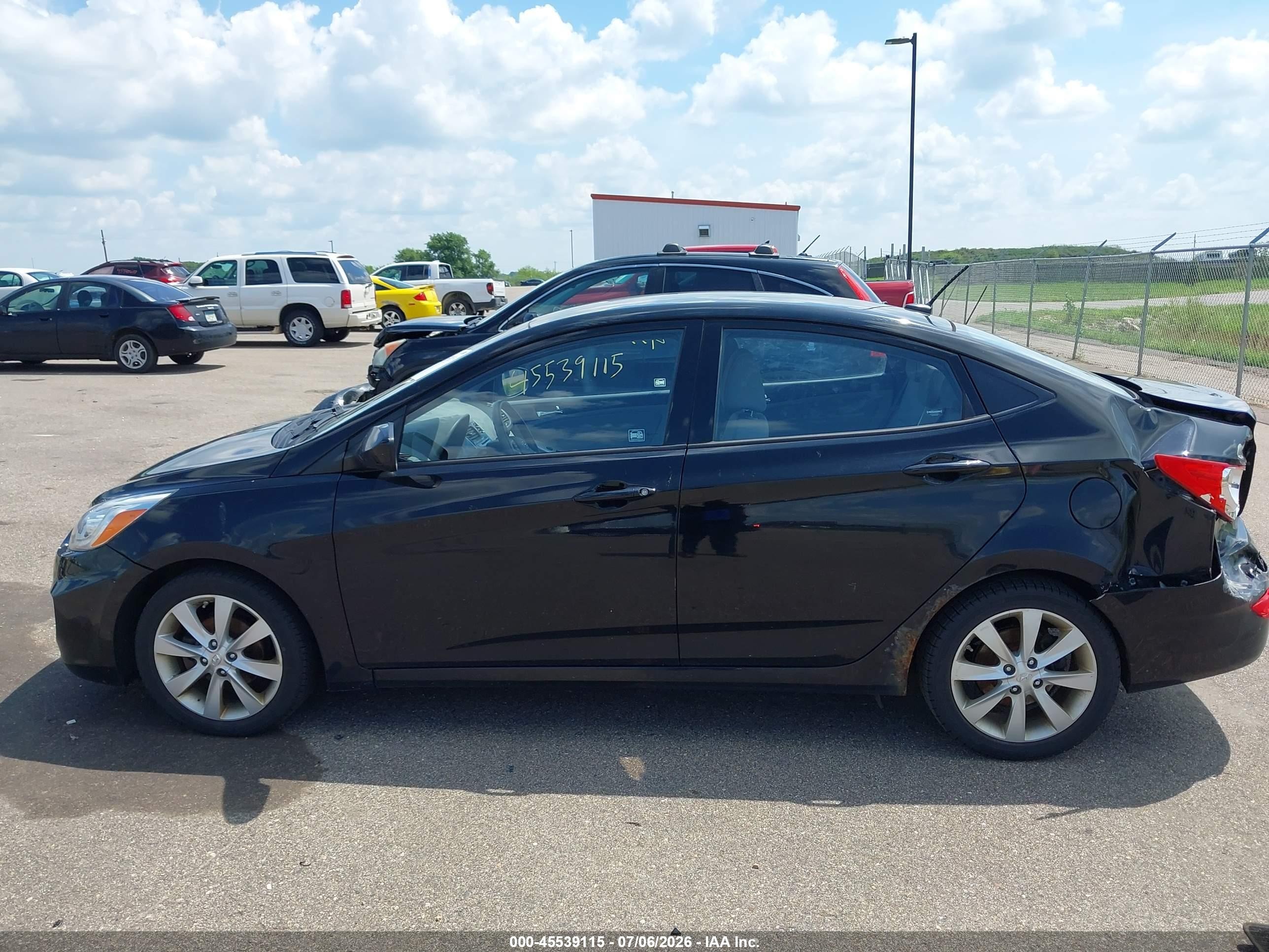 2014 Hyundai Accent Gls Black vin: KMHCU4AE1EU603182