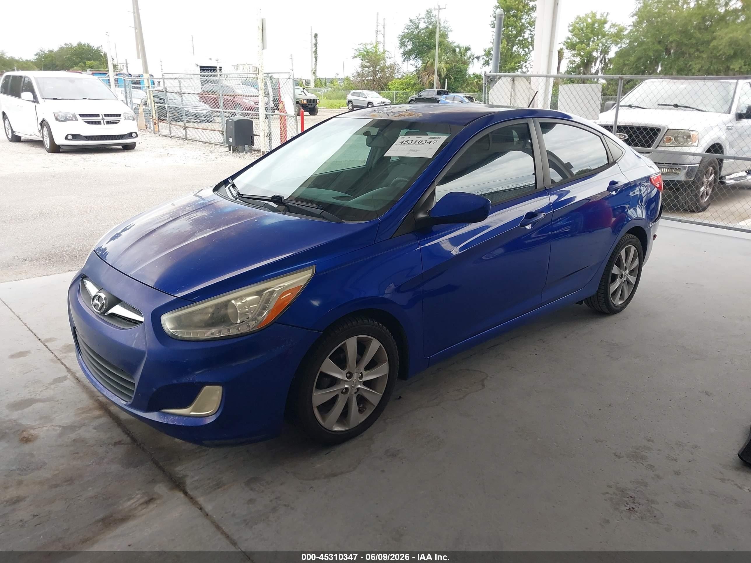 2014 Hyundai Accent Gls Синий vin: KMHCU4AE1EU612027
